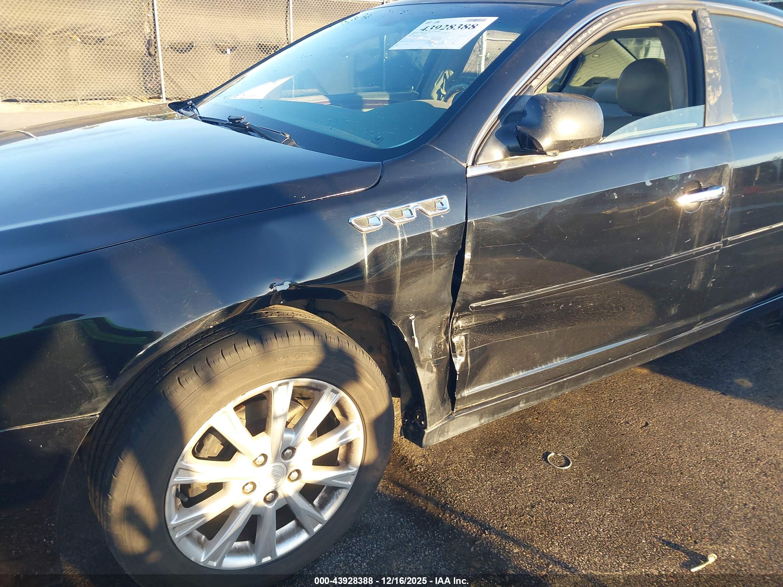 BUICK LUCERNE image 6