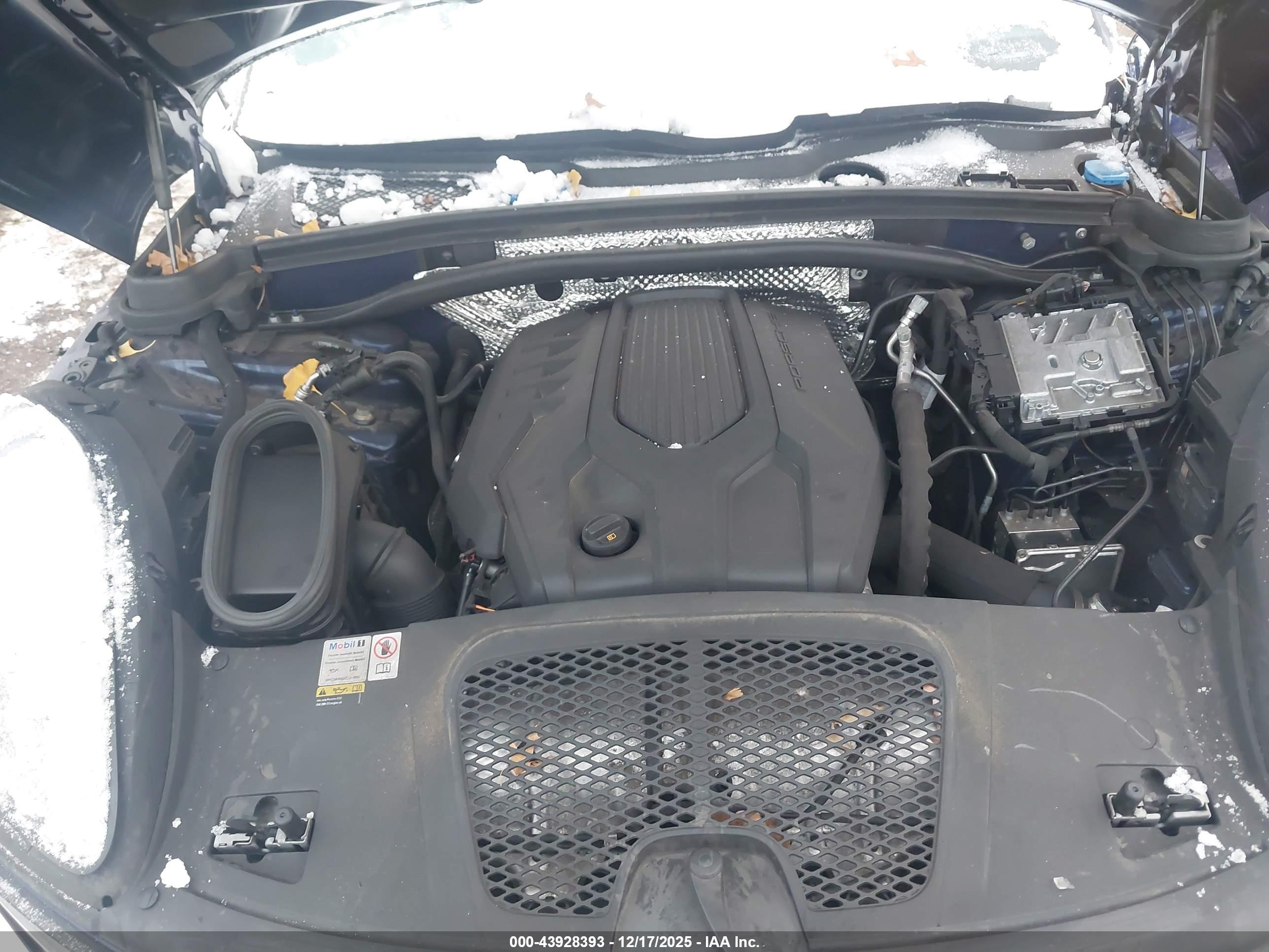 PORSCHE MACAN image 10