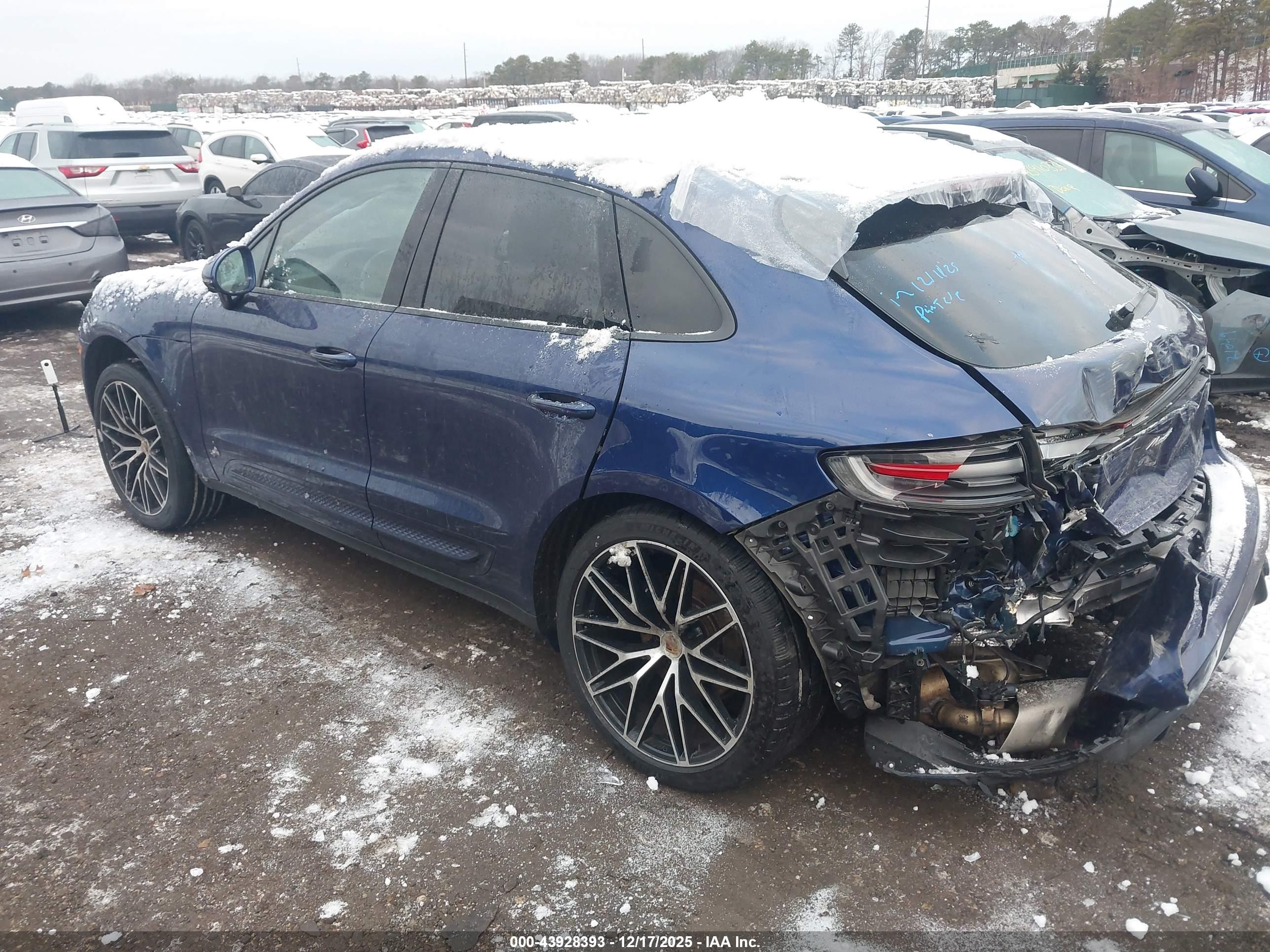 PORSCHE MACAN image 3