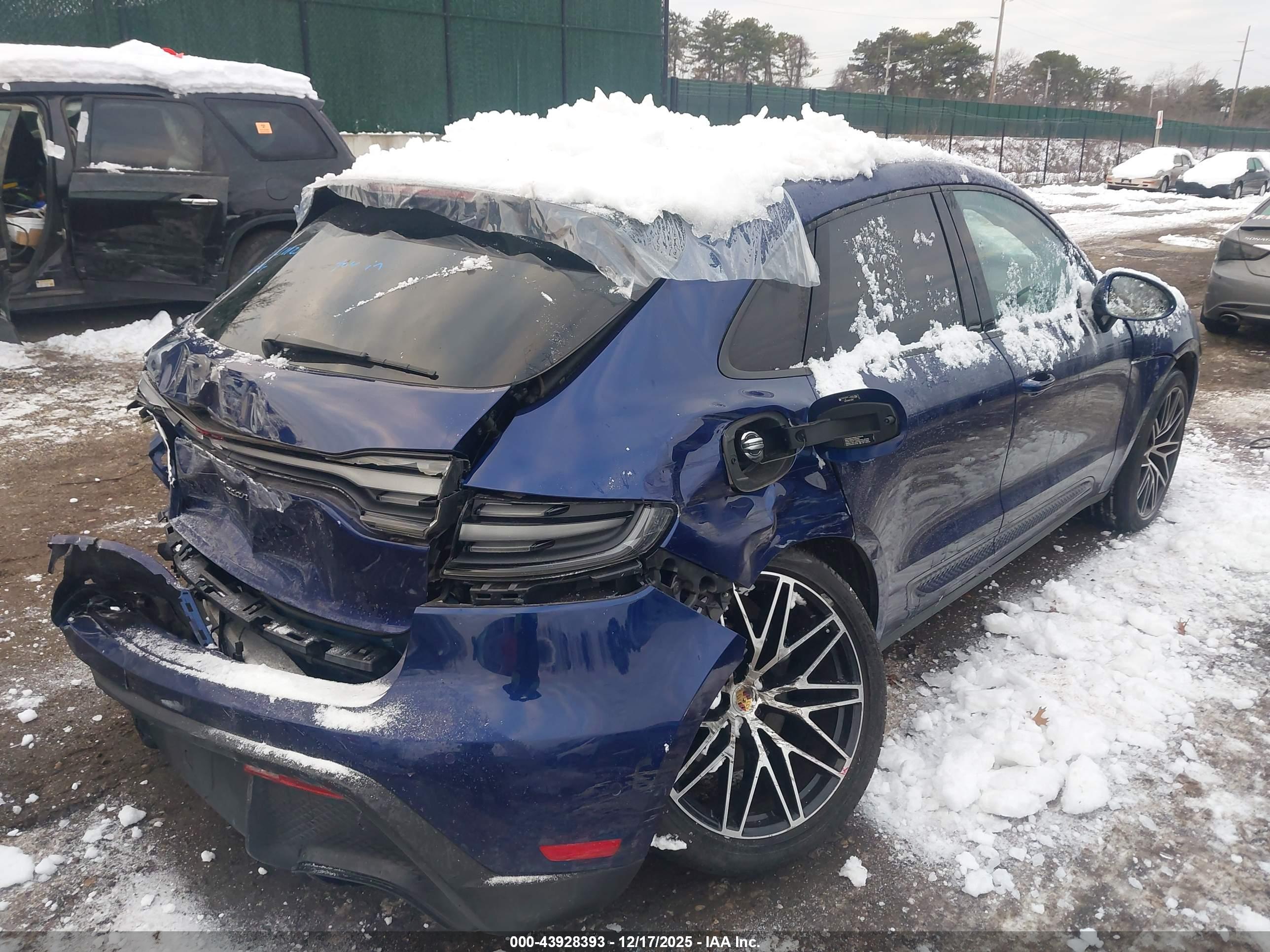 PORSCHE MACAN image 4
