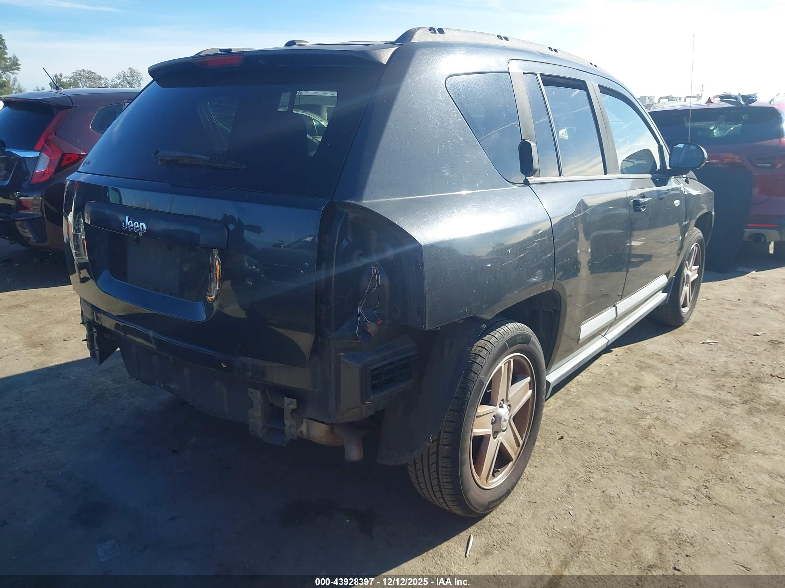 JEEP COMPASS image 4