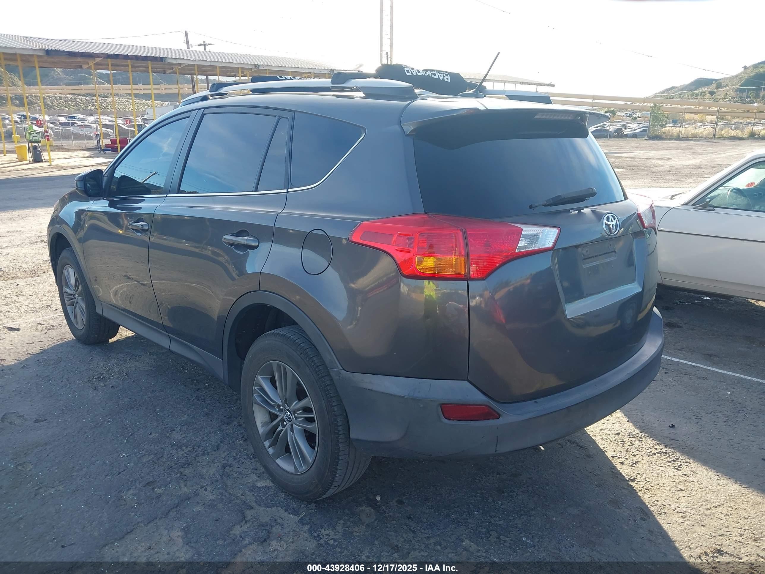 TOYOTA RAV4 image 3