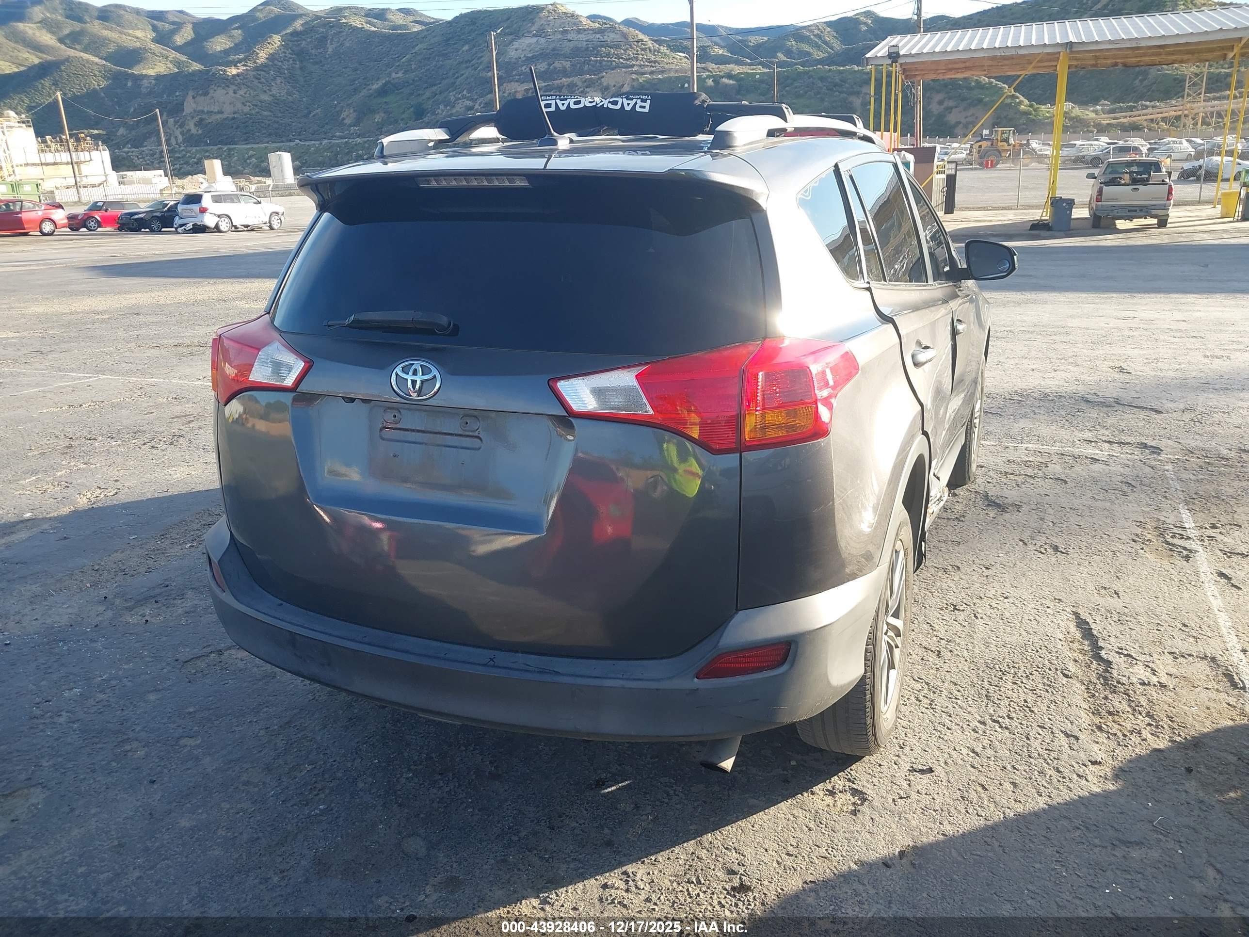 TOYOTA RAV4 image 4