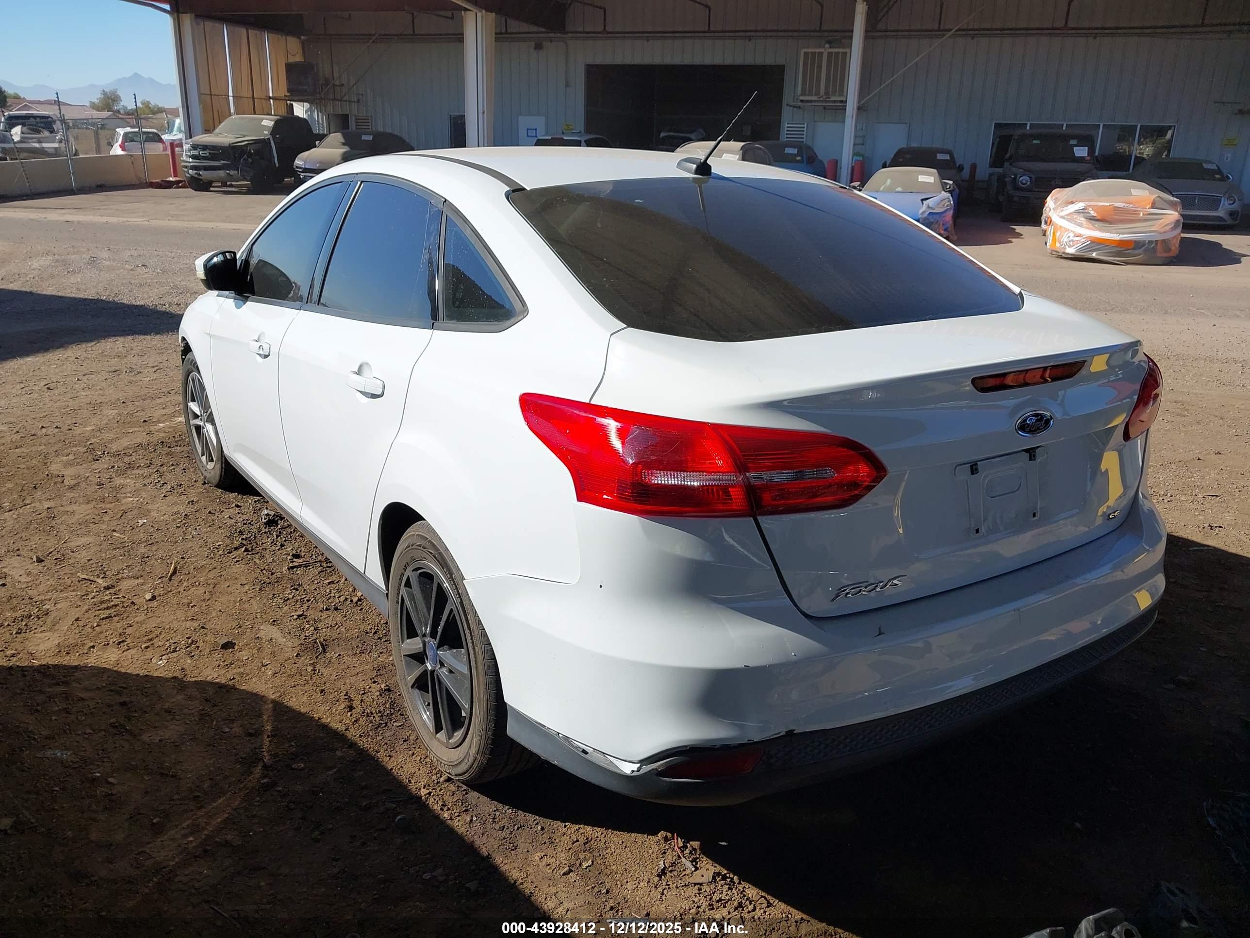 FORD FOCUS image 3