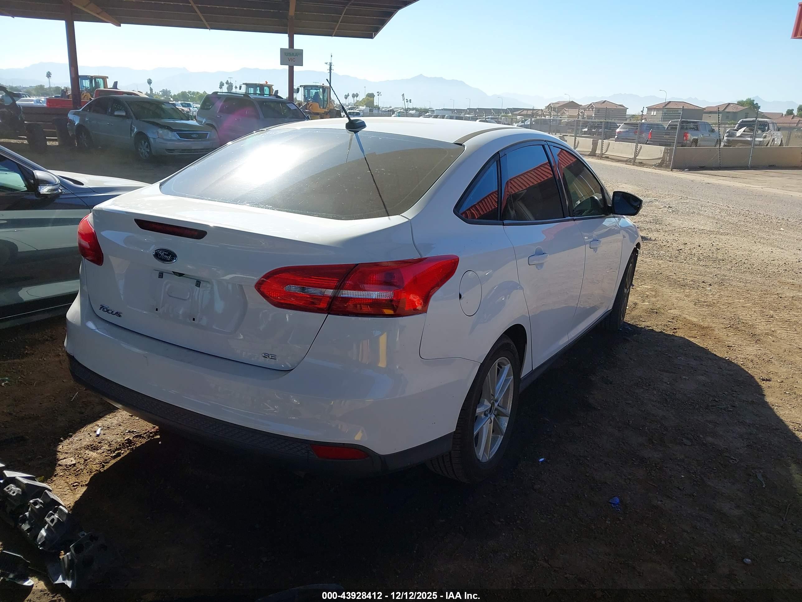 FORD FOCUS image 4