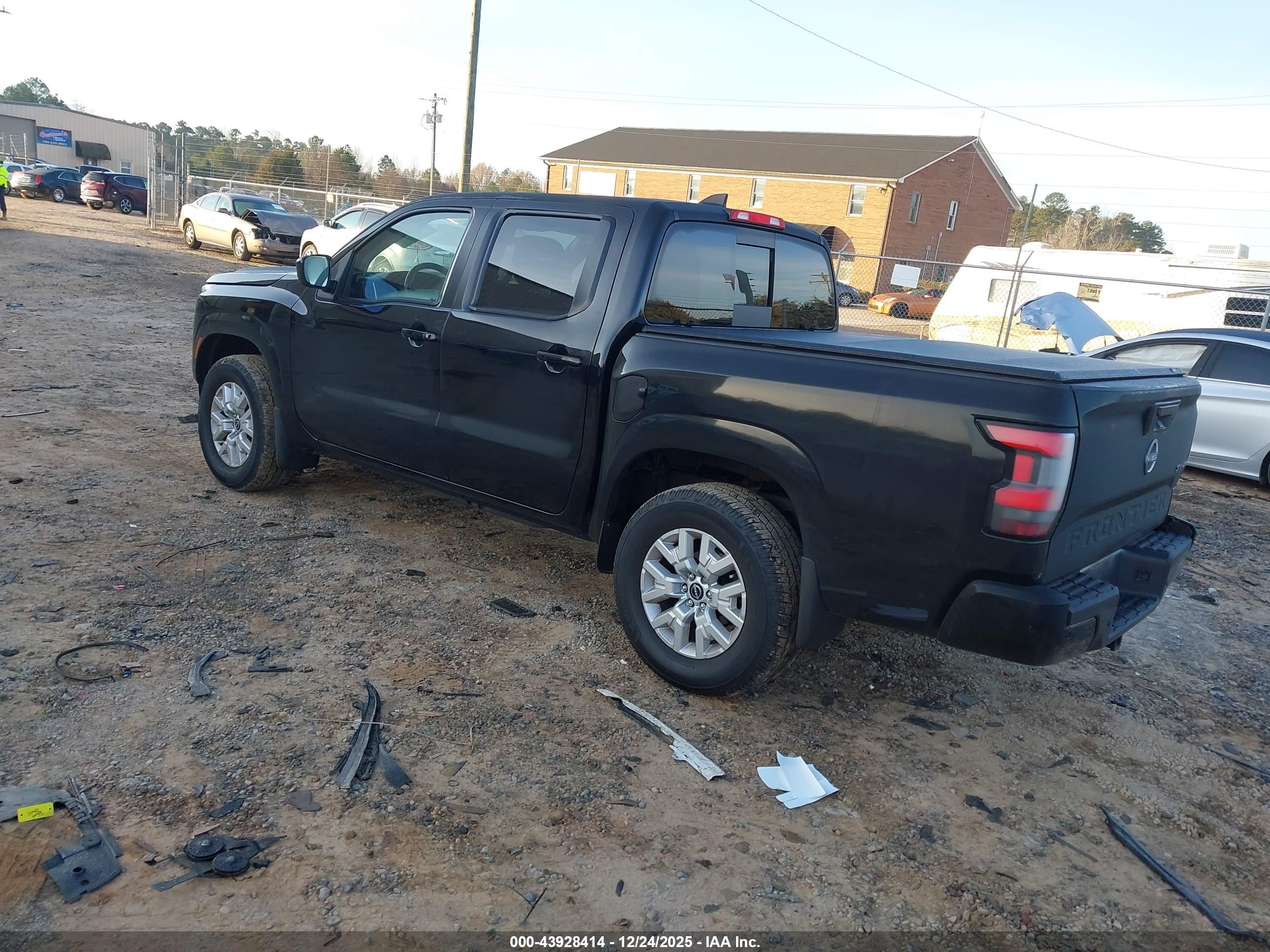 NISSAN FRONTIER image 3