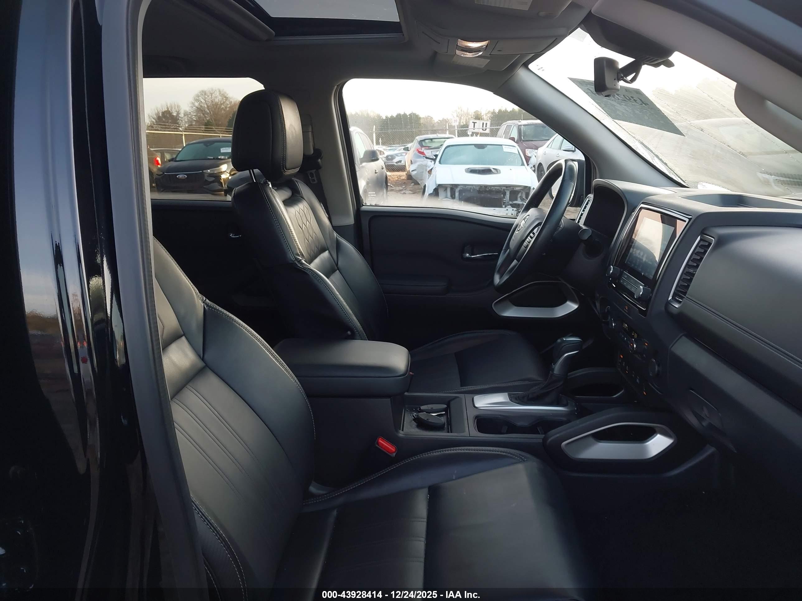 NISSAN FRONTIER image 5
