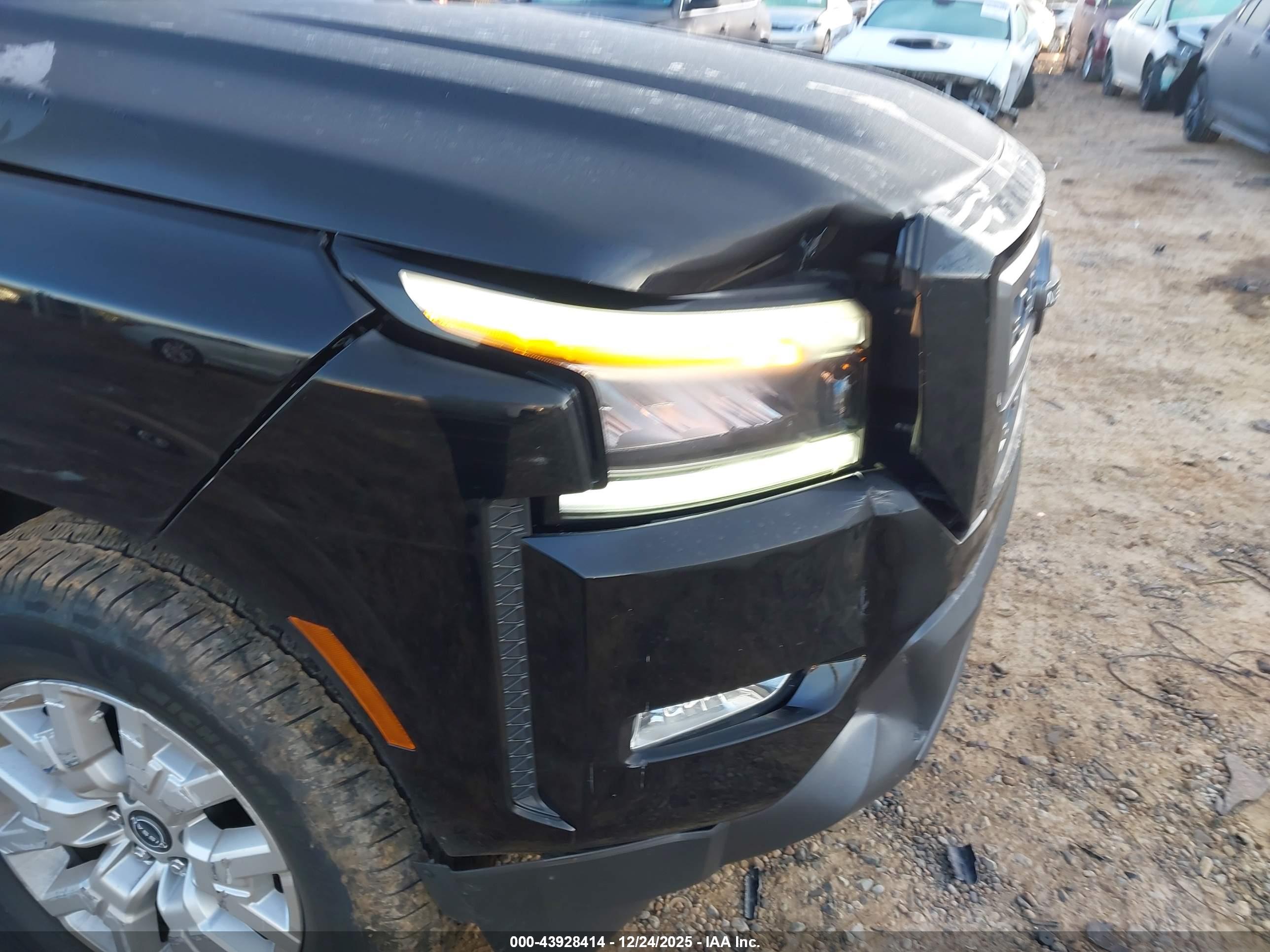 NISSAN FRONTIER image 6
