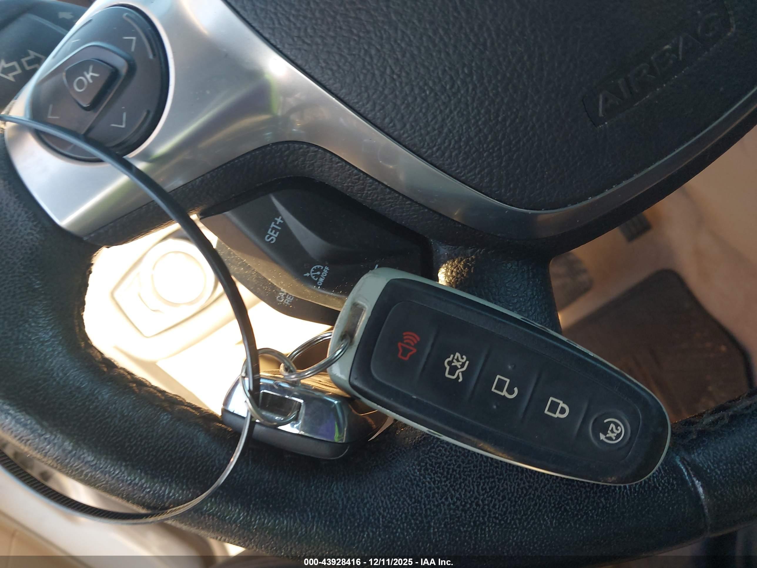 FORD ESCAPE image 11