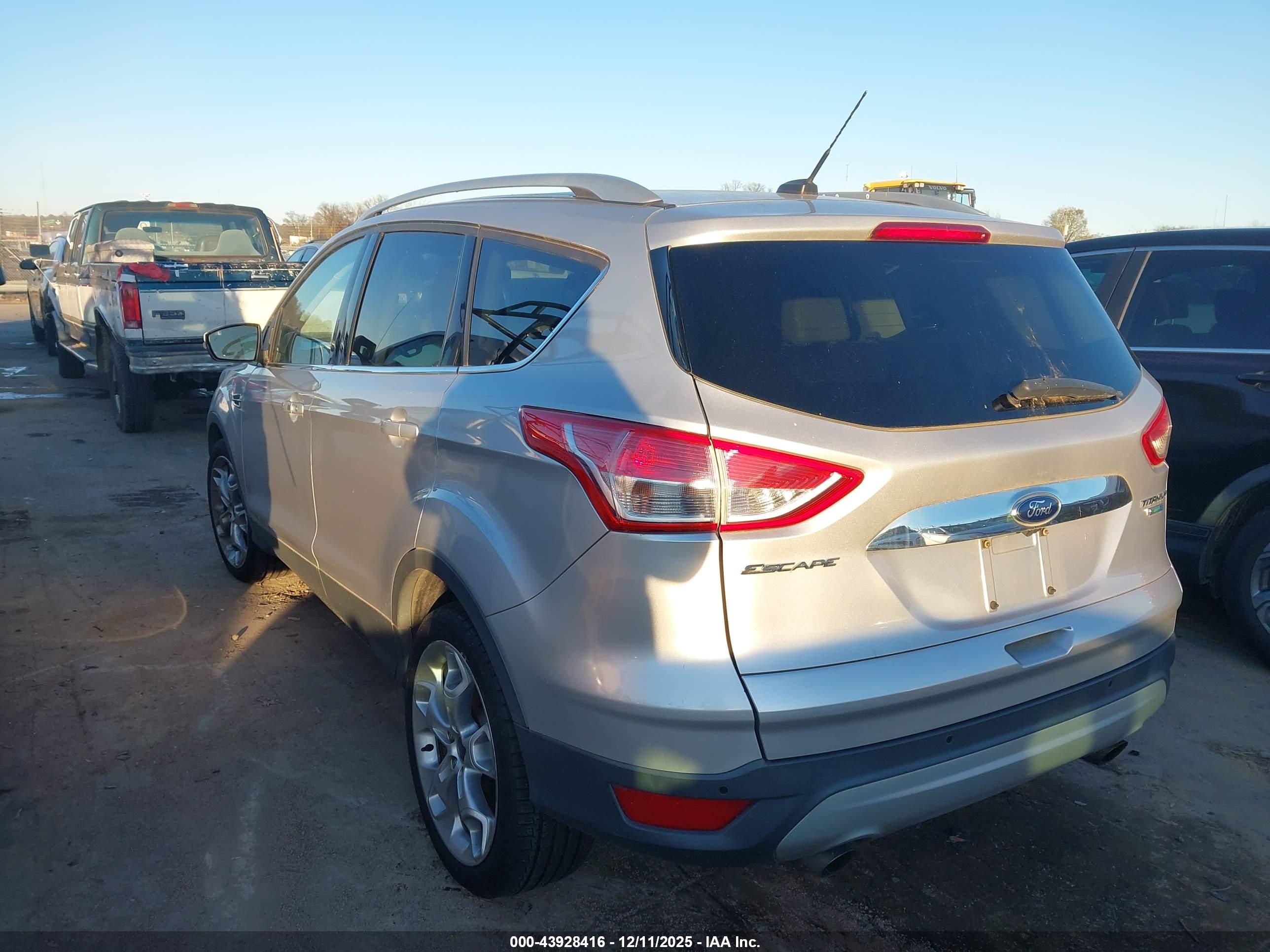 FORD ESCAPE image 3