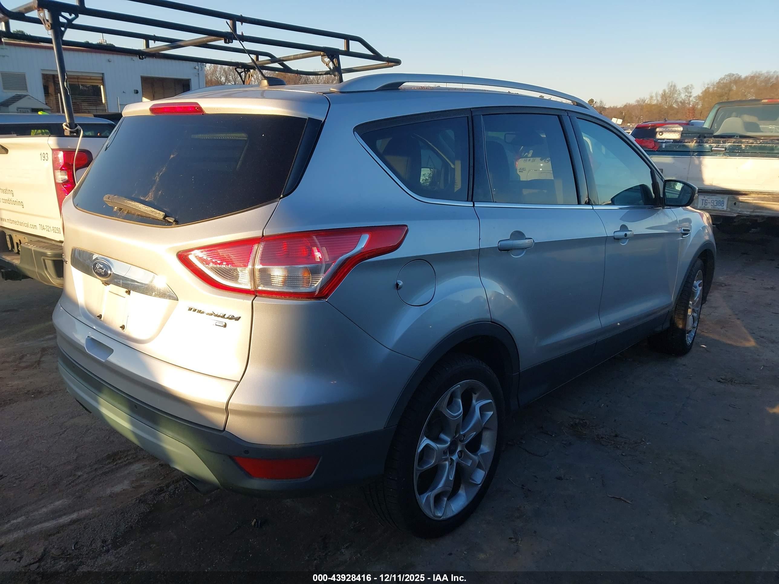 FORD ESCAPE image 4