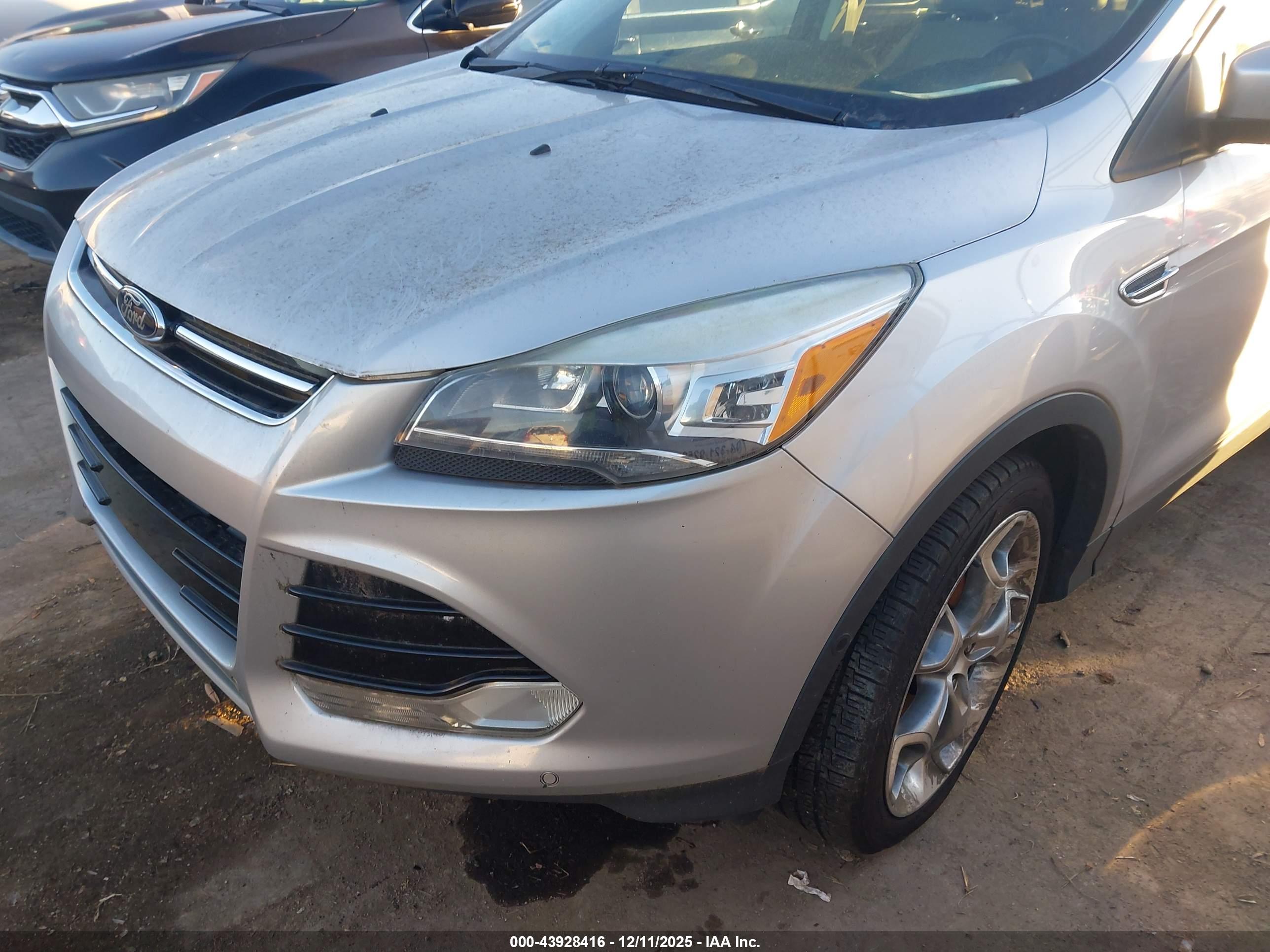 FORD ESCAPE image 6
