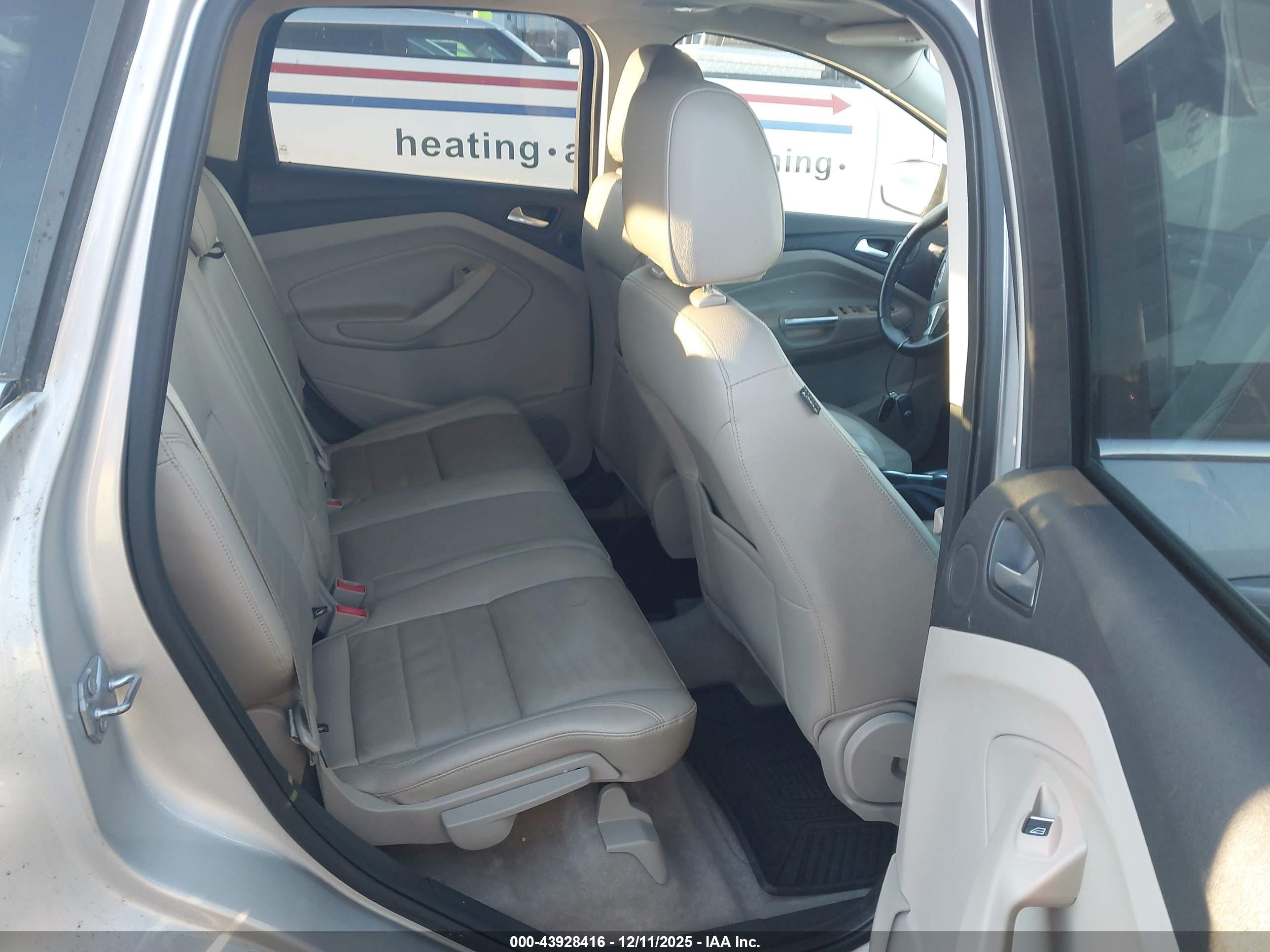 FORD ESCAPE image 8