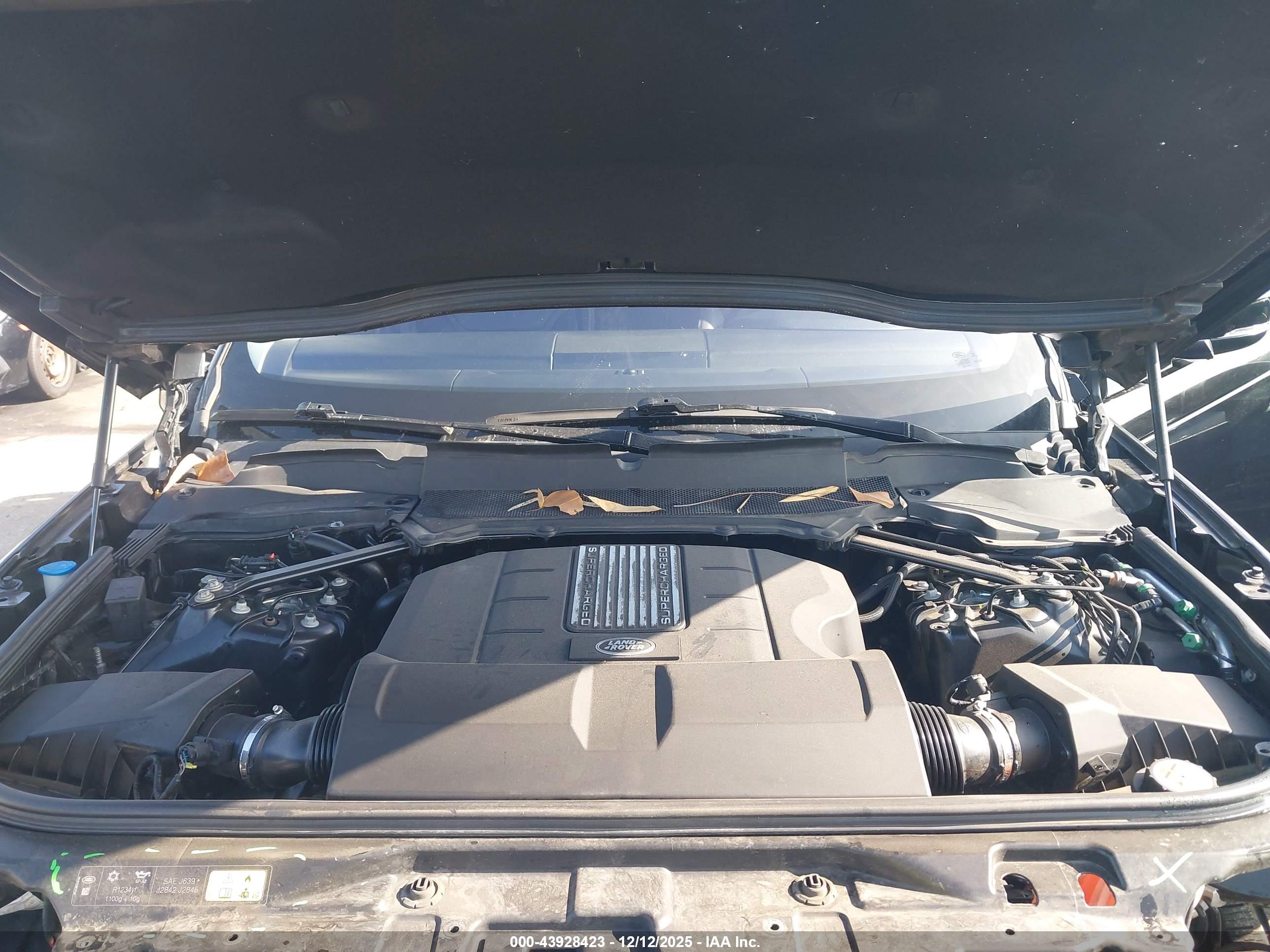LAND ROVER image 10