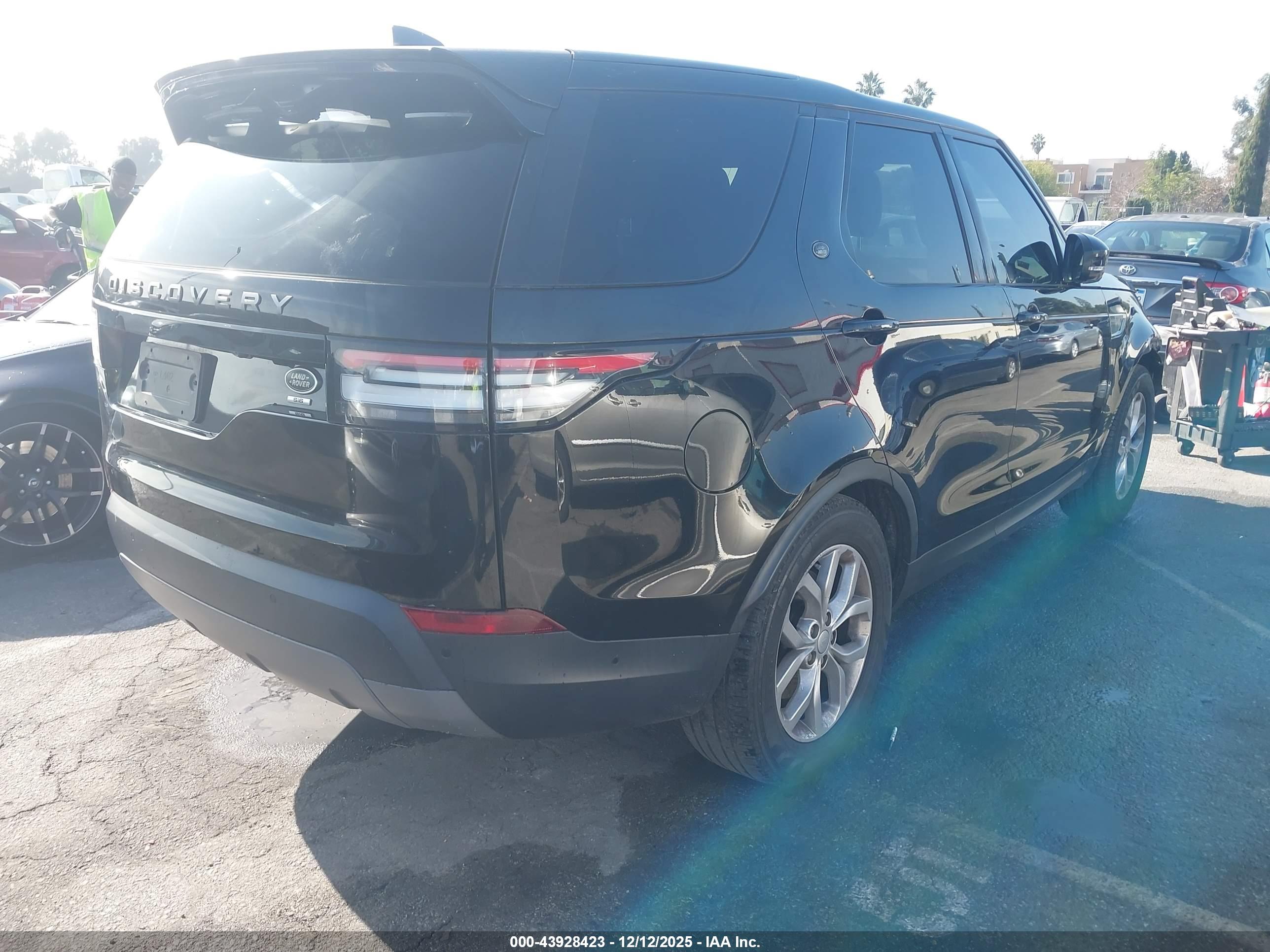 LAND ROVER image 4