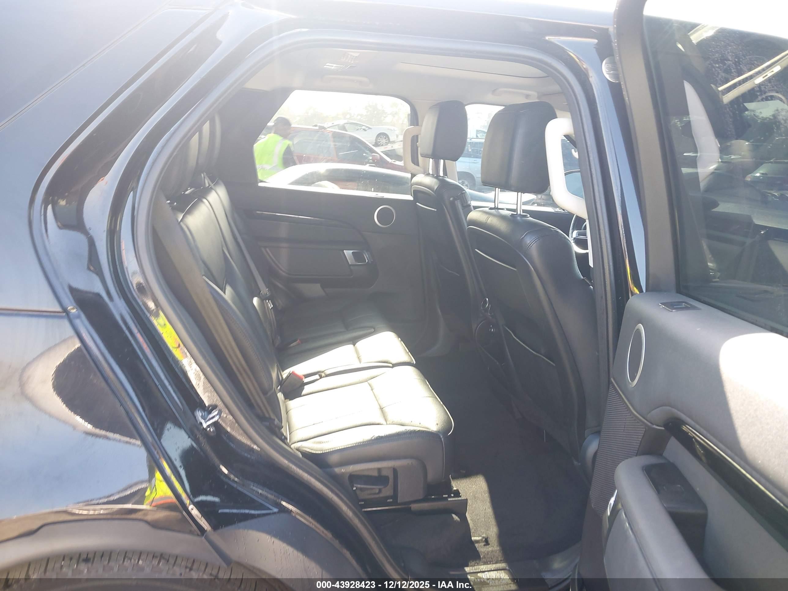 LAND ROVER image 8