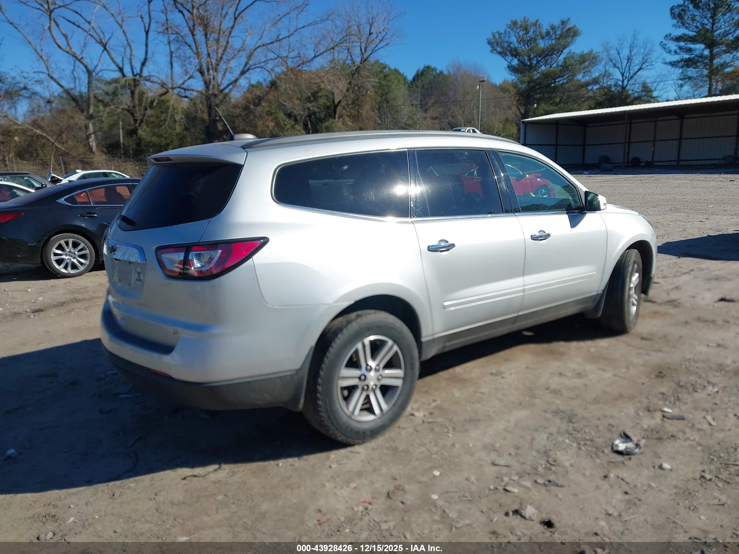 CHEVROLET TRAVERSE image 4