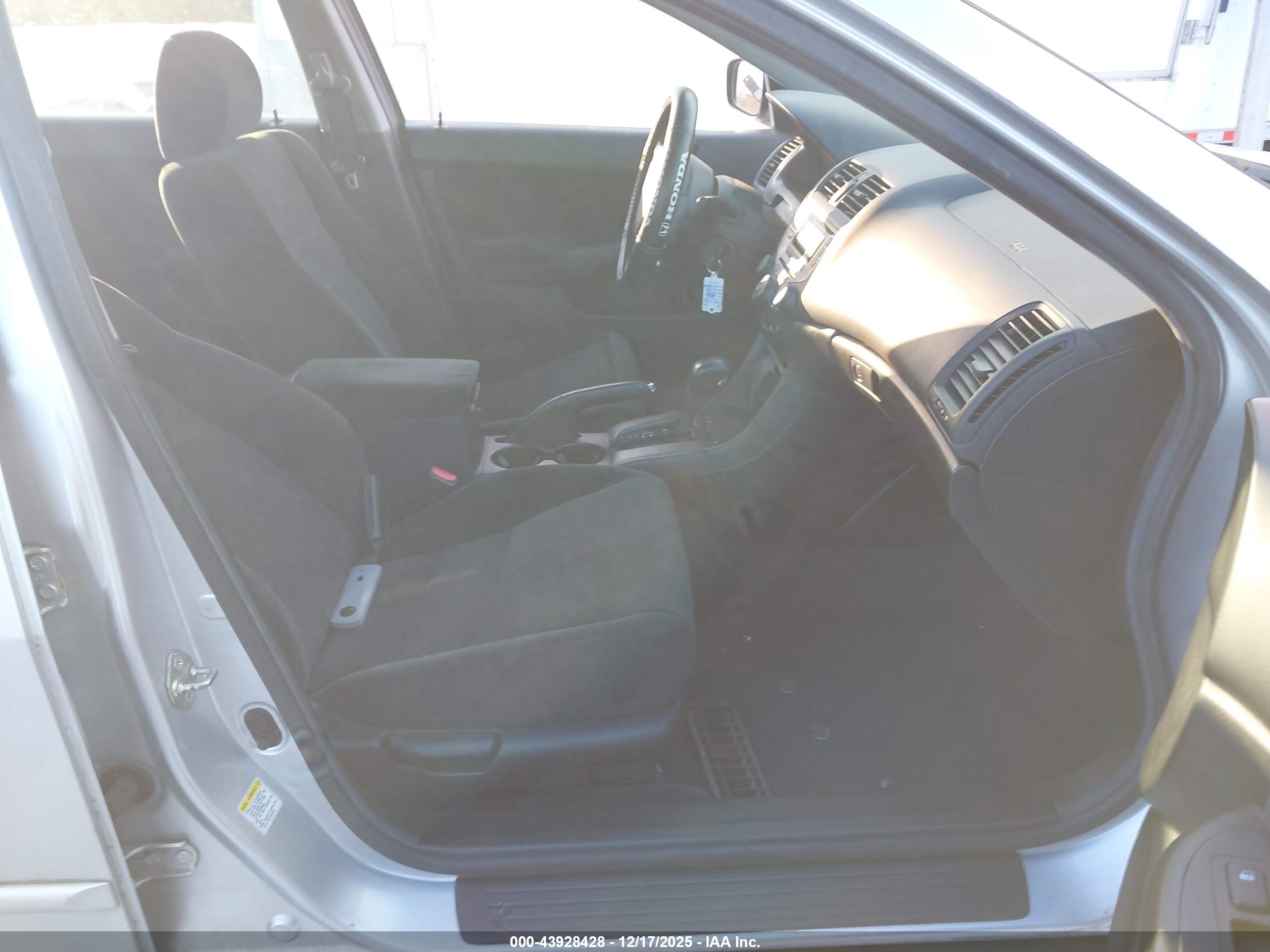 HONDA ACCORD image 5