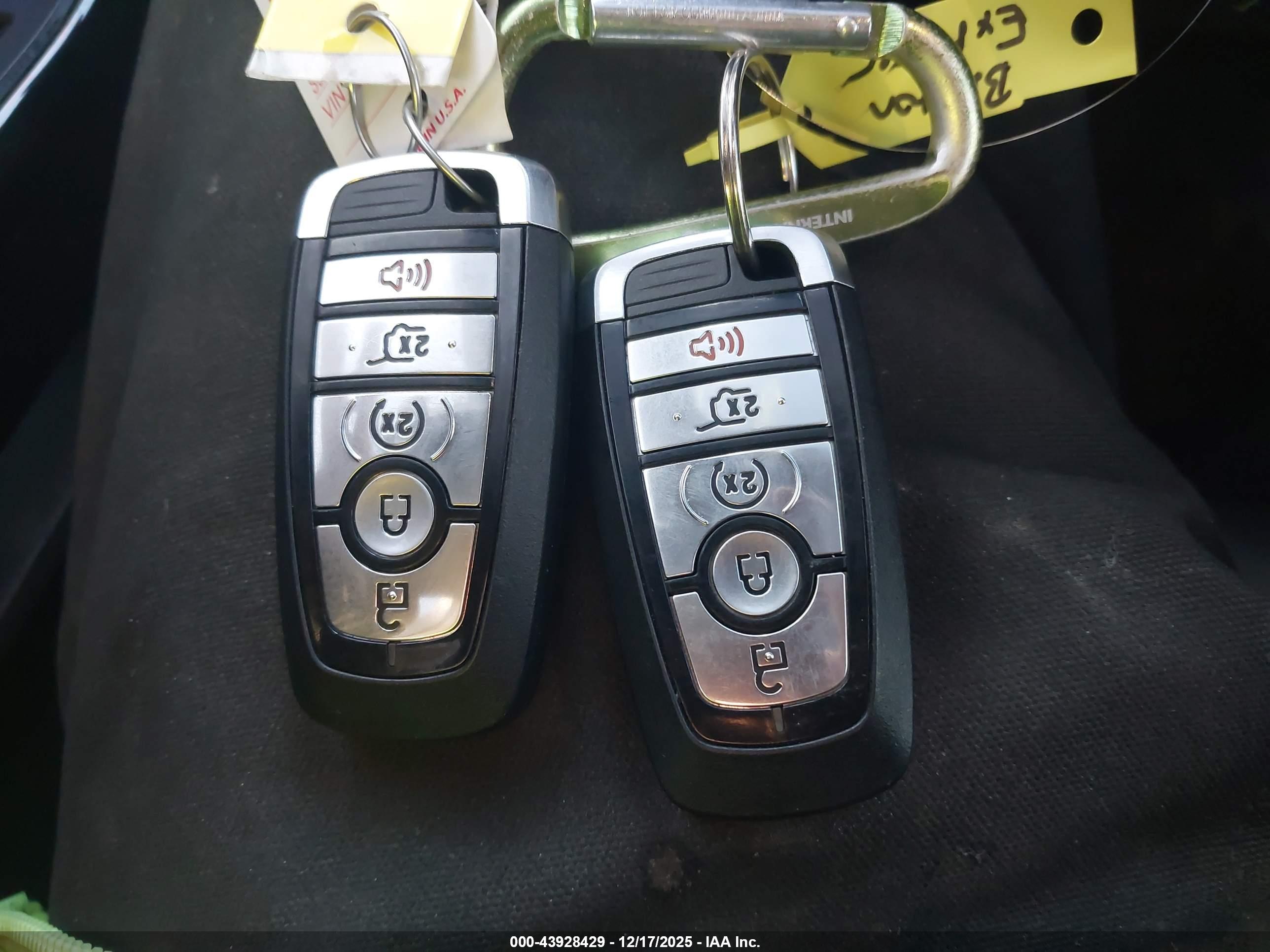 FORD EXPLORER image 11