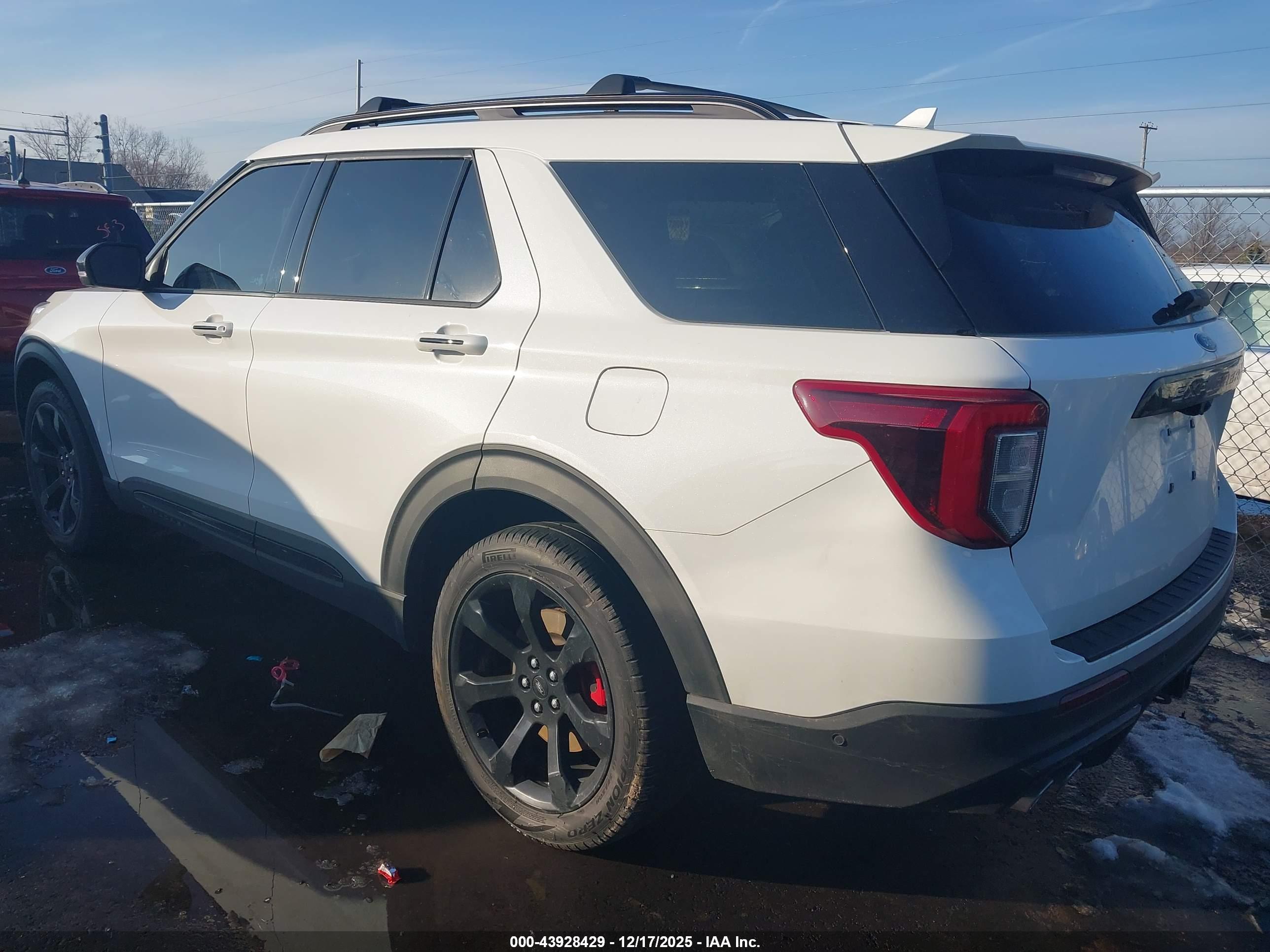 FORD EXPLORER image 3