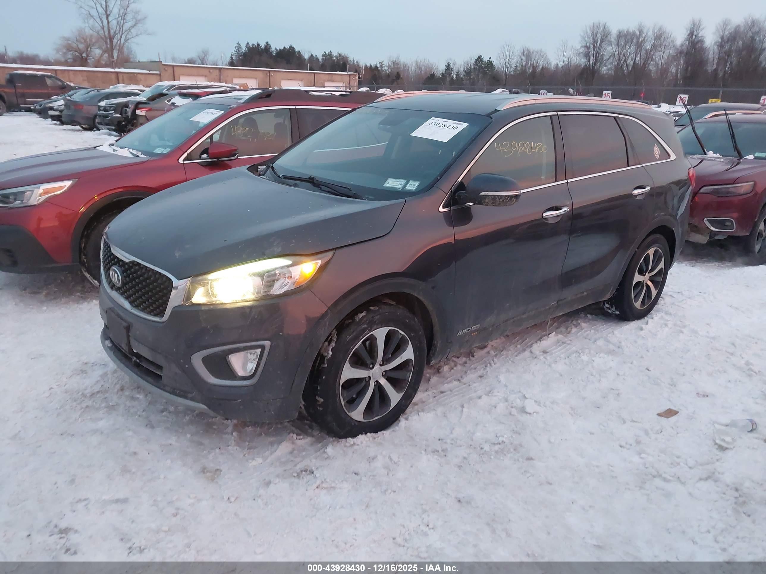 KIA SORENTO image 2
