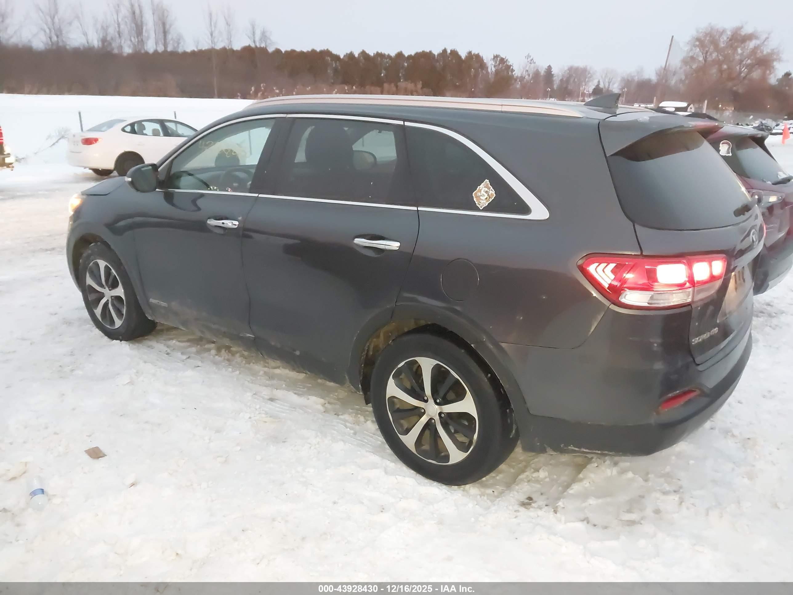 KIA SORENTO image 3