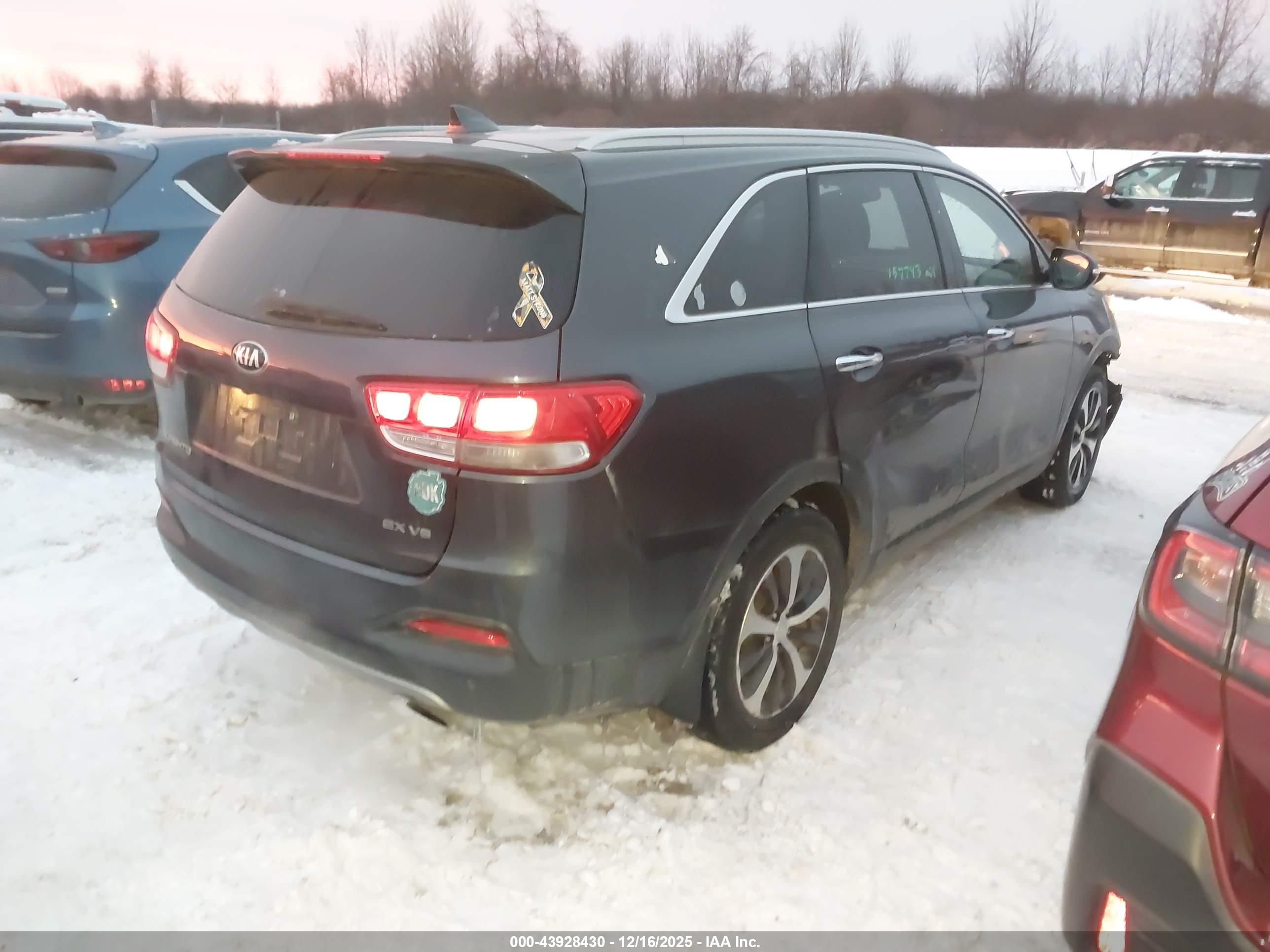 KIA SORENTO image 4