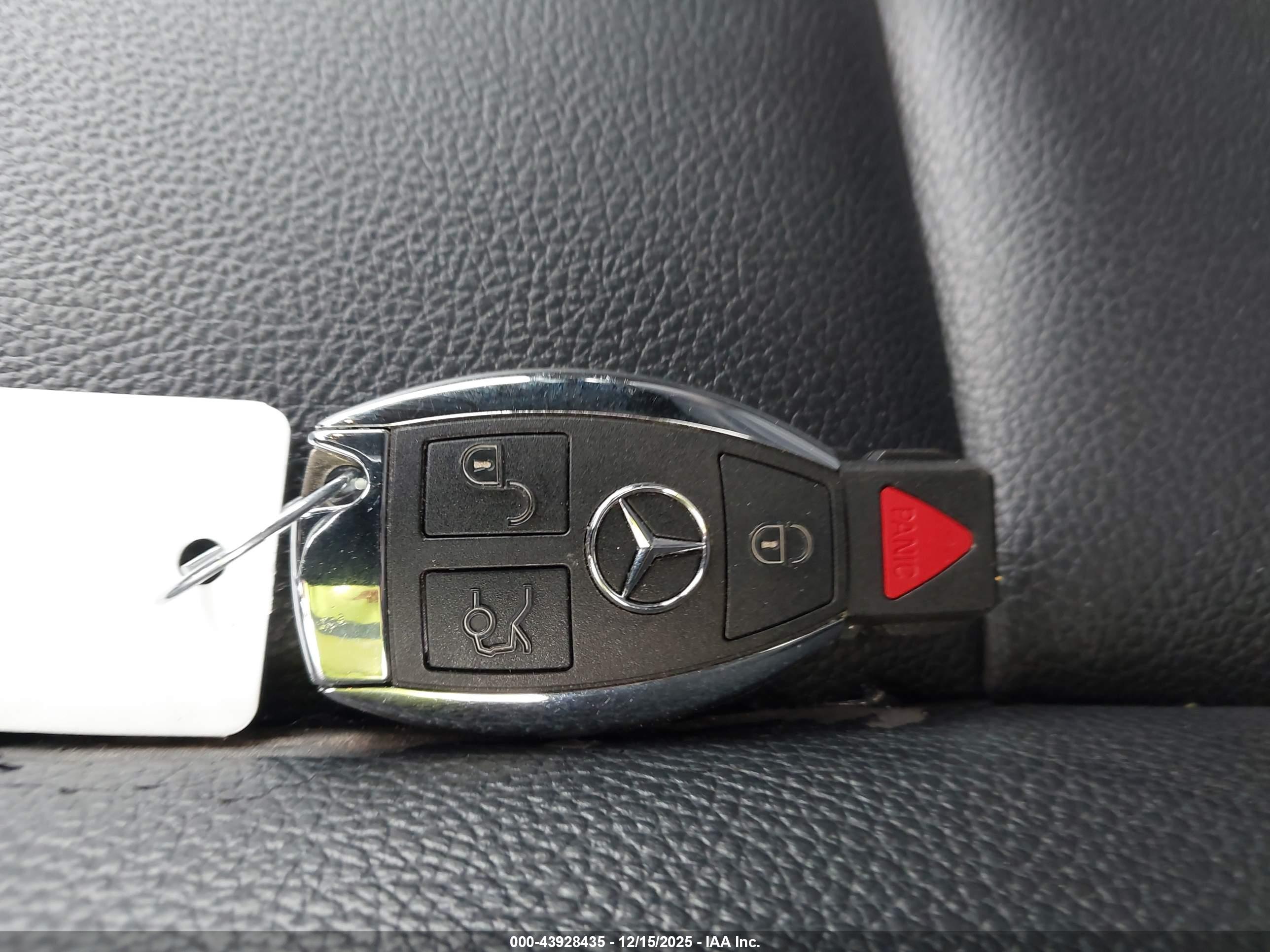 MERCEDES-BENZ GLA image 11