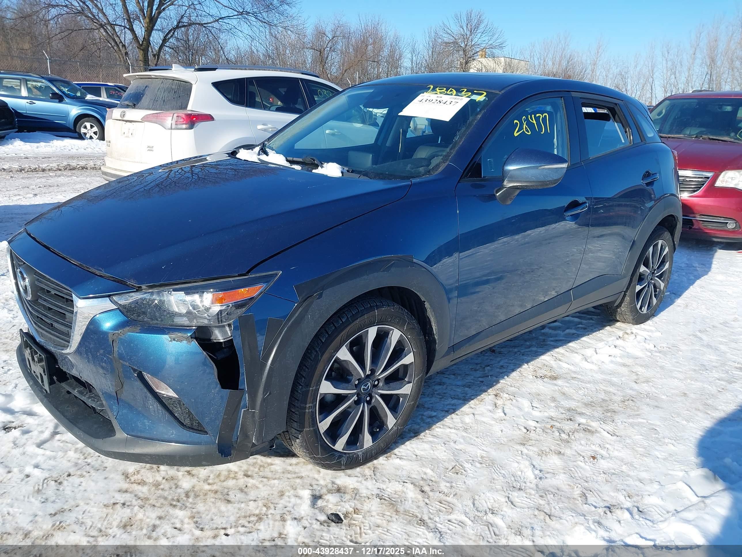 MAZDA CX-3 image 2