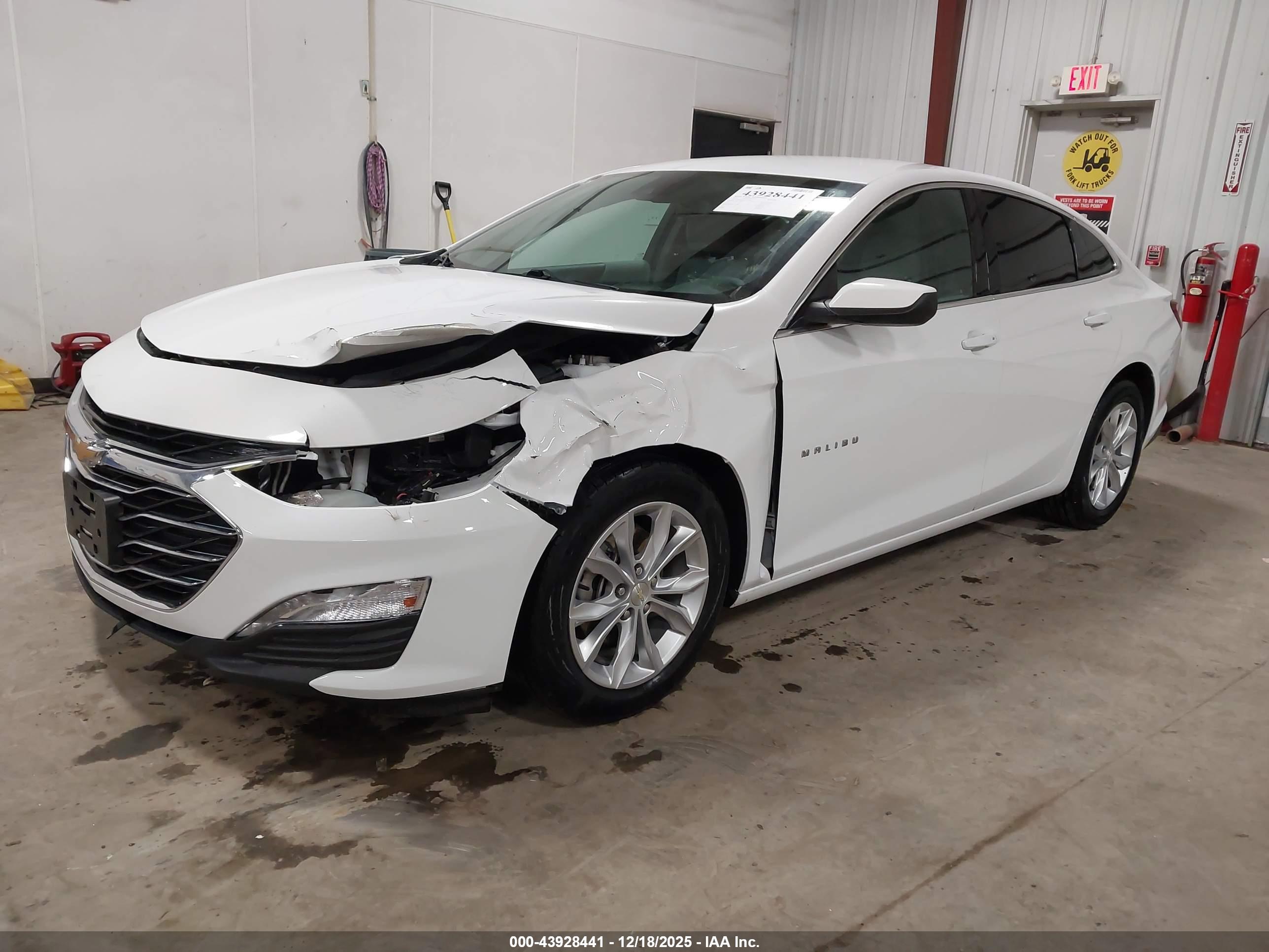 CHEVROLET MALIBU image 2
