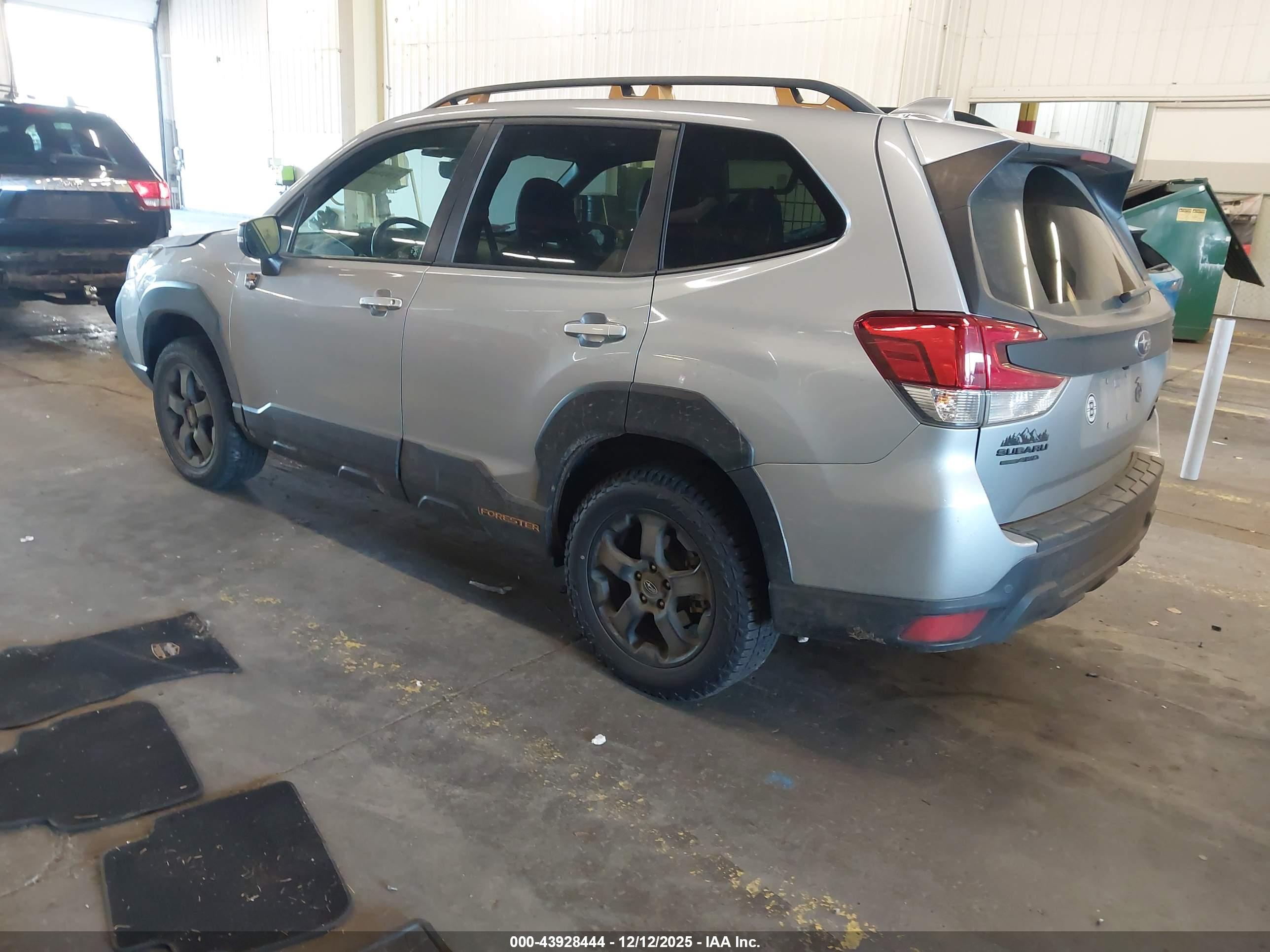 SUBARU FORESTER image 3