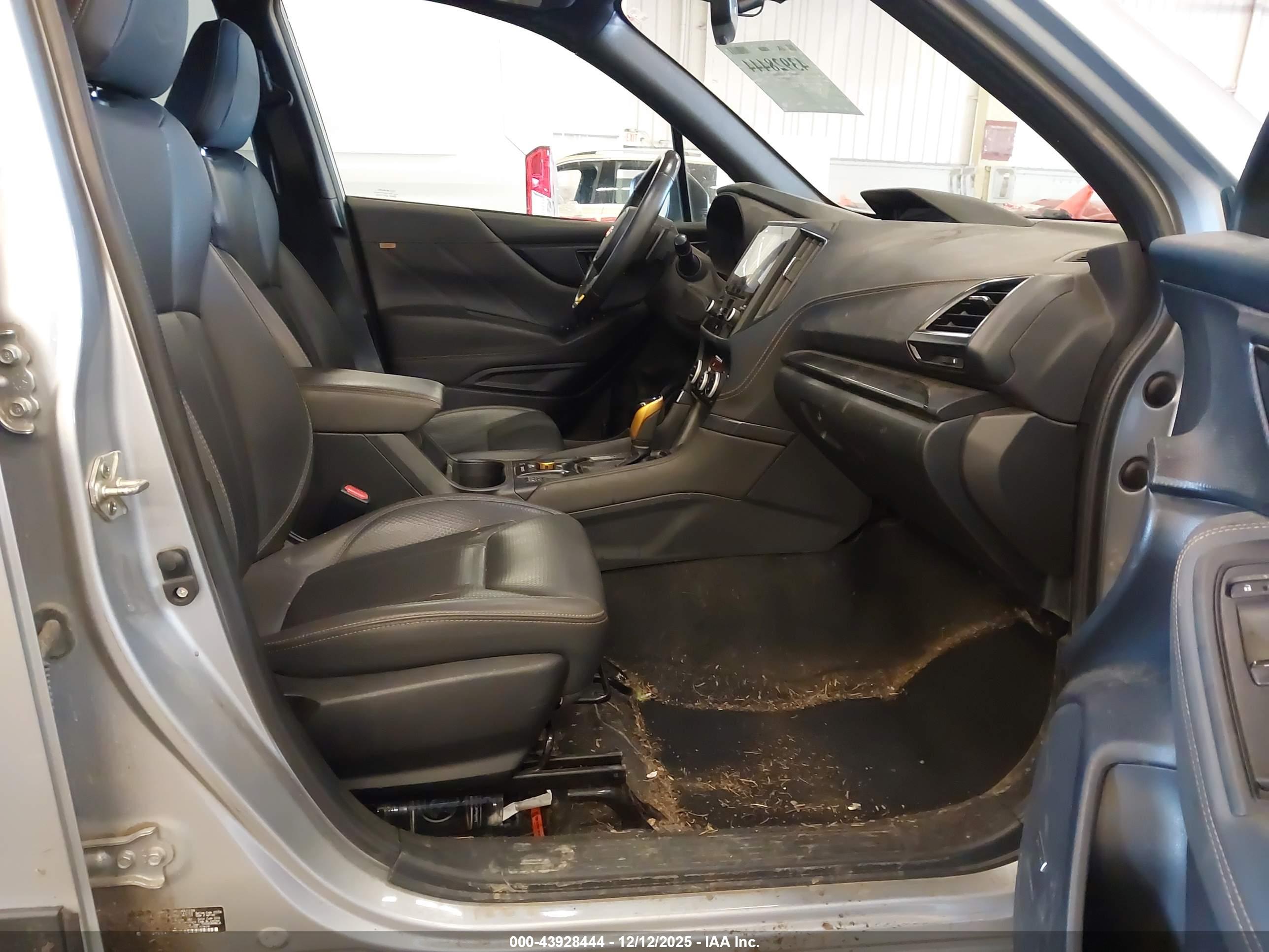 SUBARU FORESTER image 5
