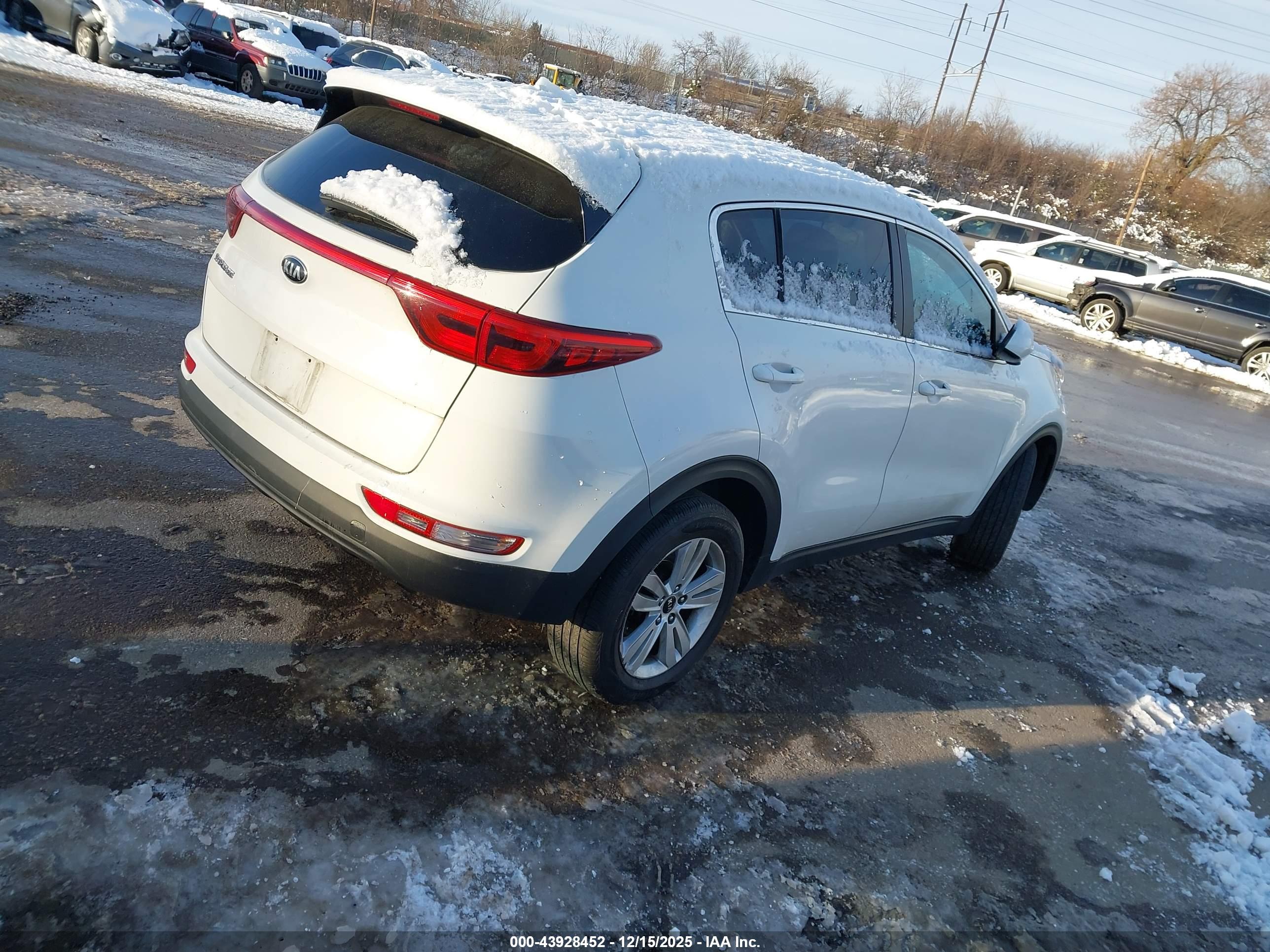KIA SPORTAGE image 4