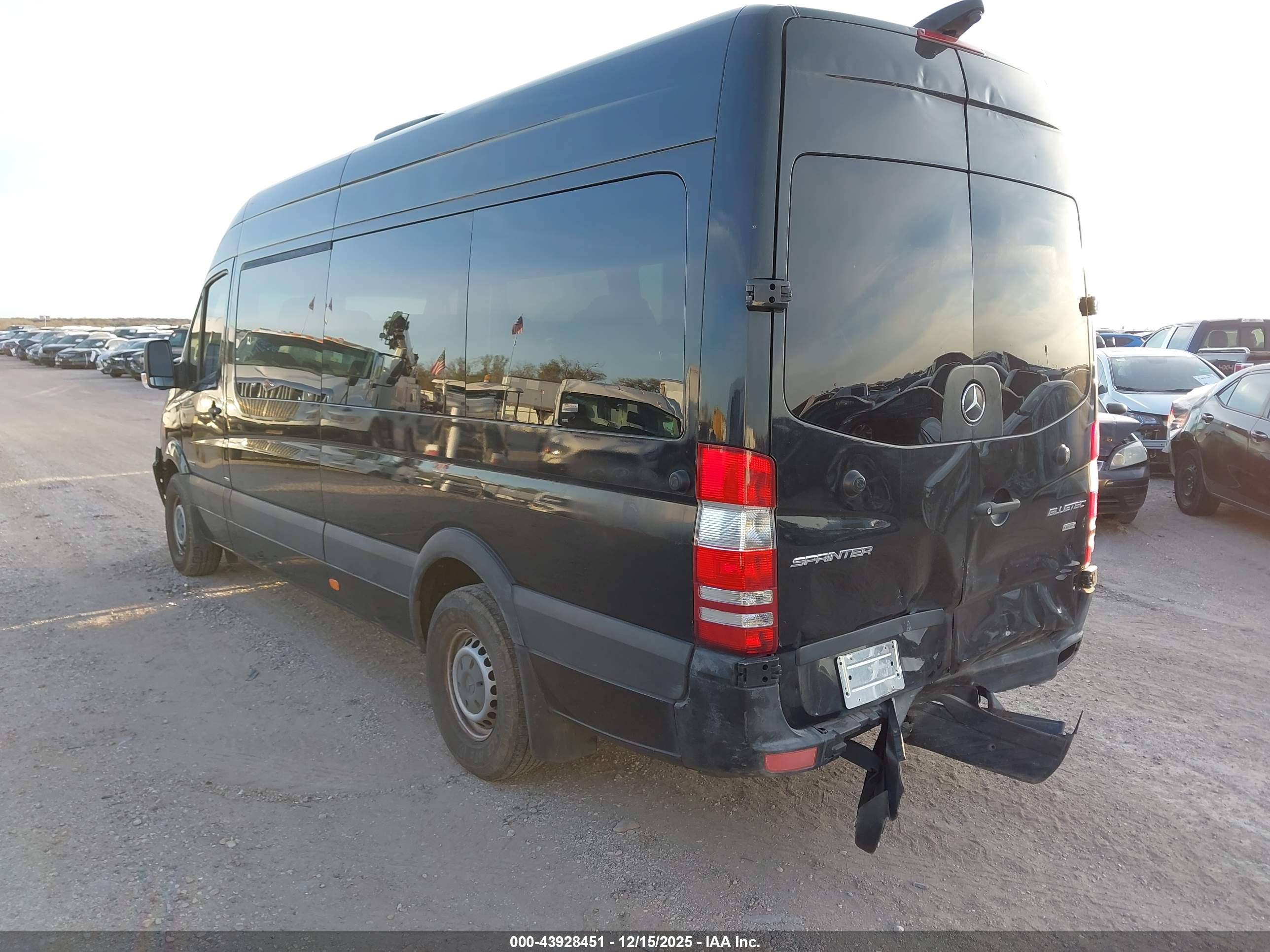 MERCEDES-BENZ SPRINTER image 3