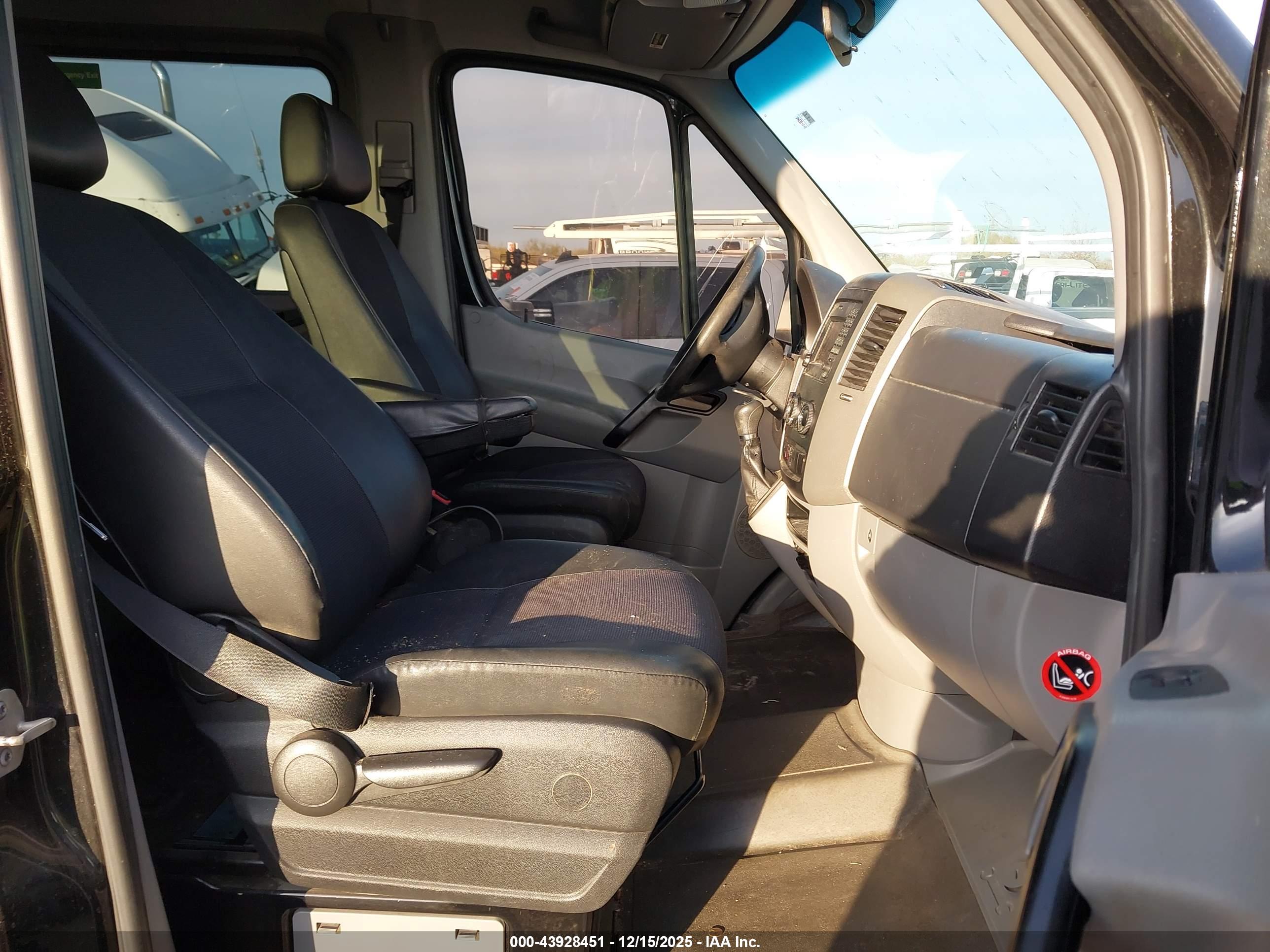 MERCEDES-BENZ SPRINTER image 5