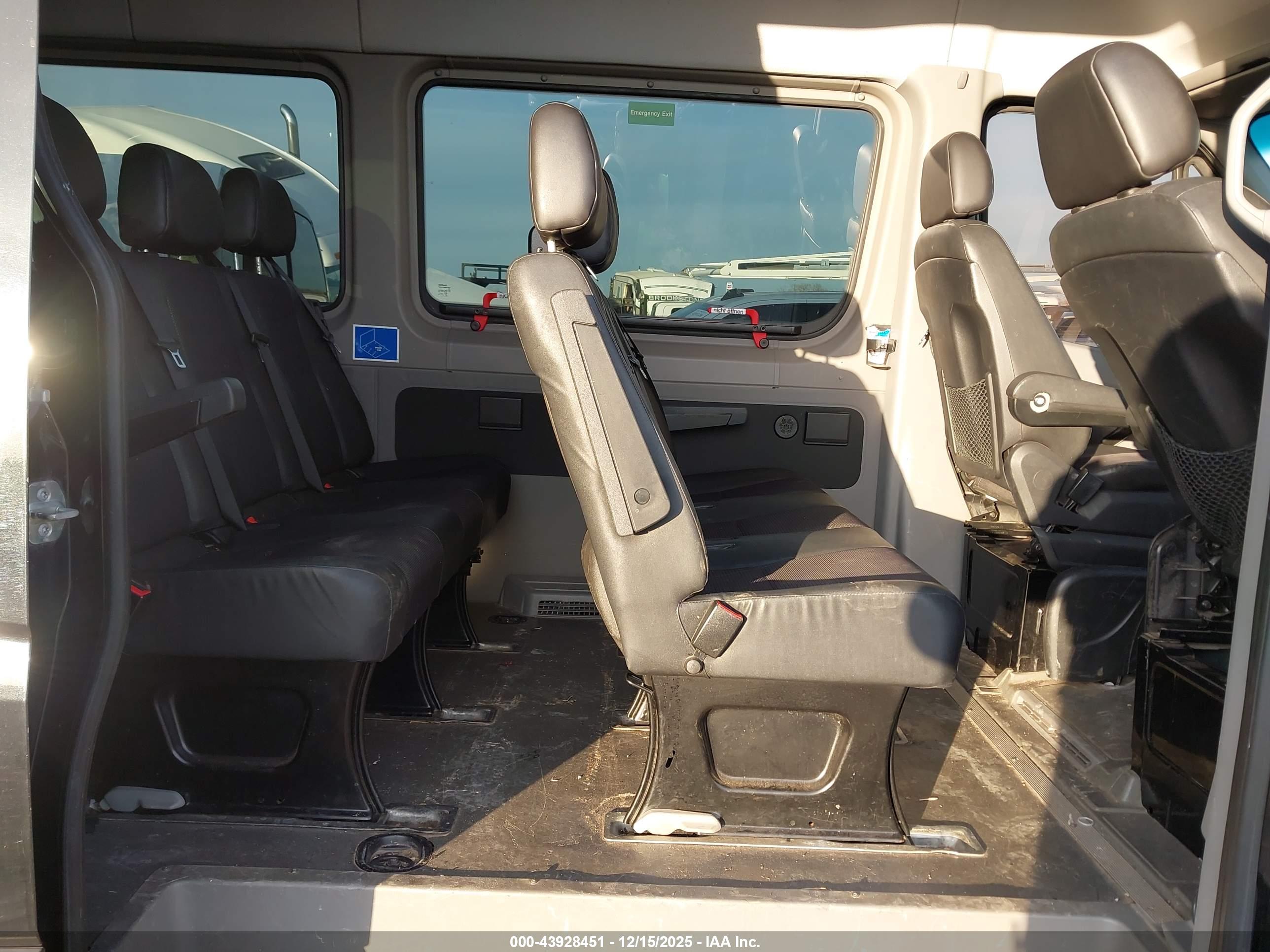 MERCEDES-BENZ SPRINTER image 8