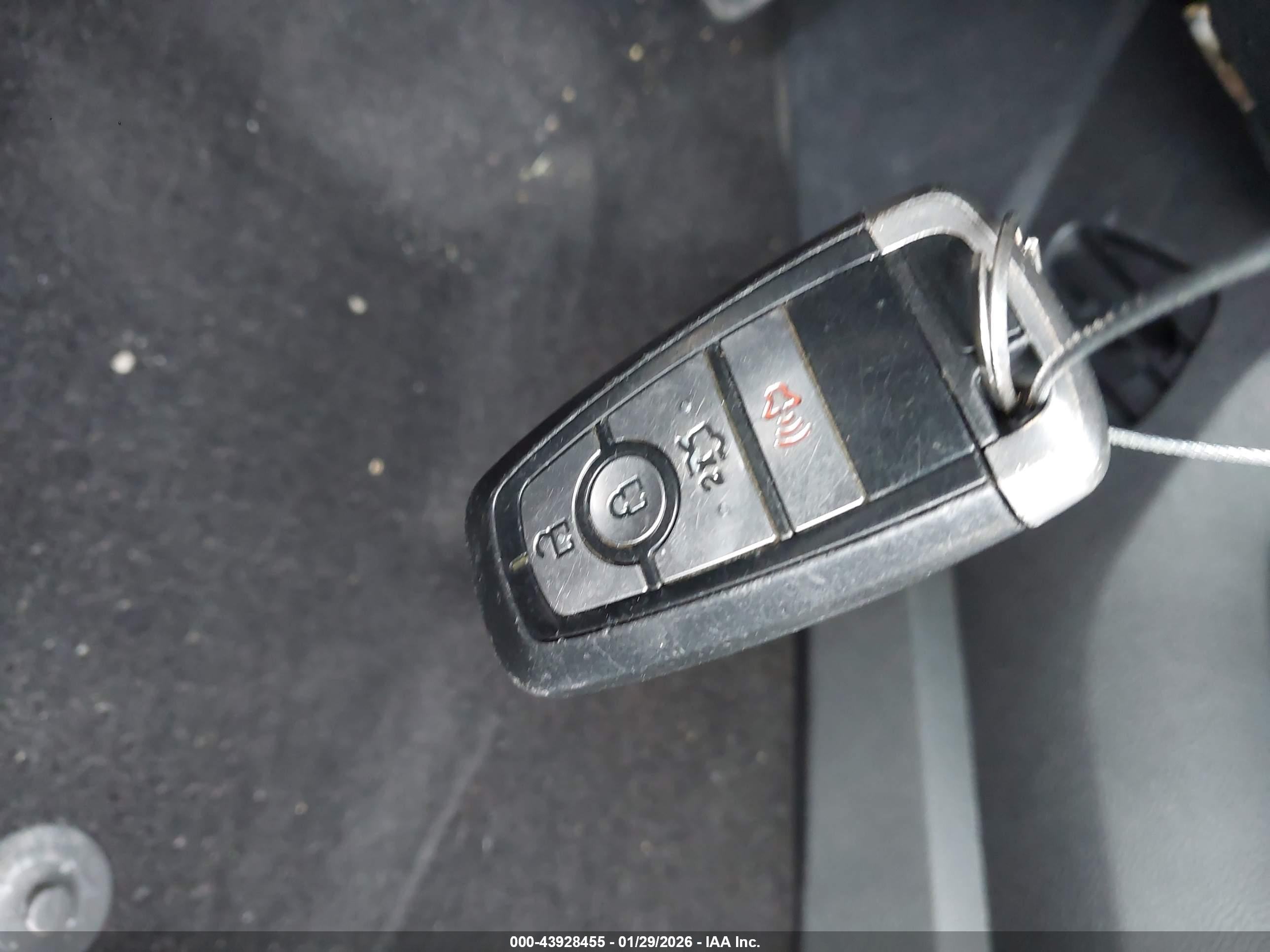 FORD FUSION image 11
