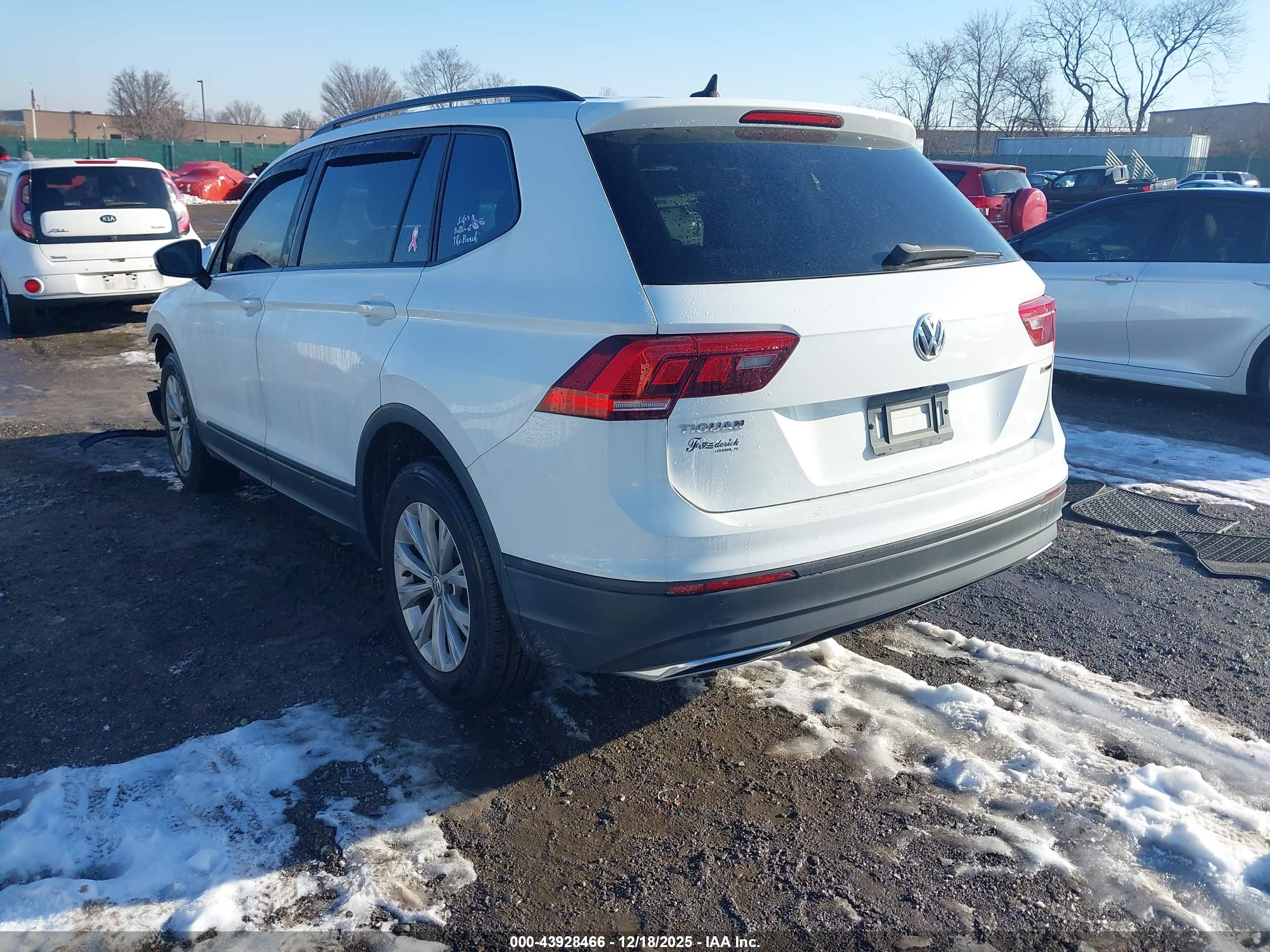 VOLKSWAGEN TIGUAN image 3