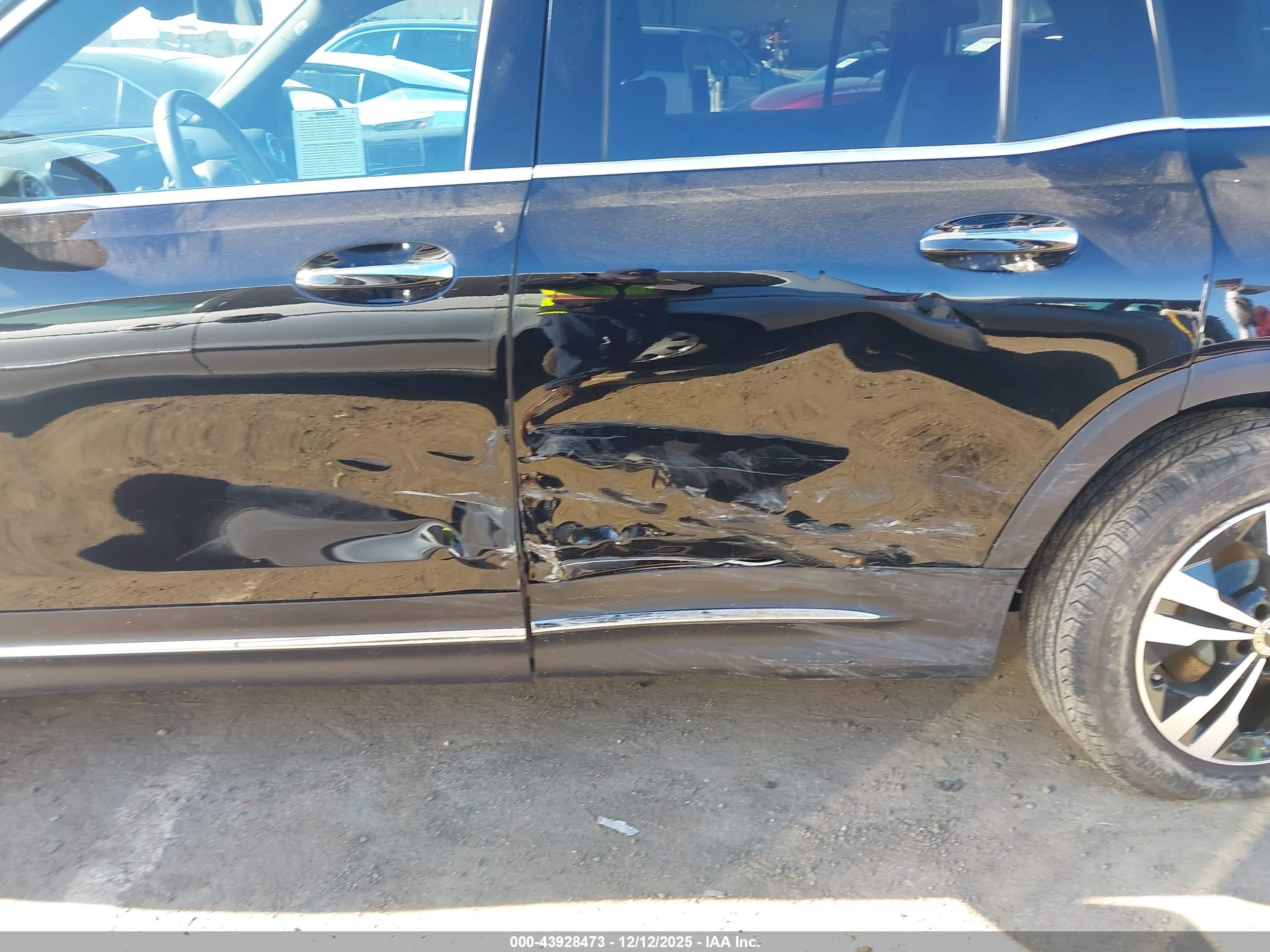 MERCEDES-BENZ GLB image 6