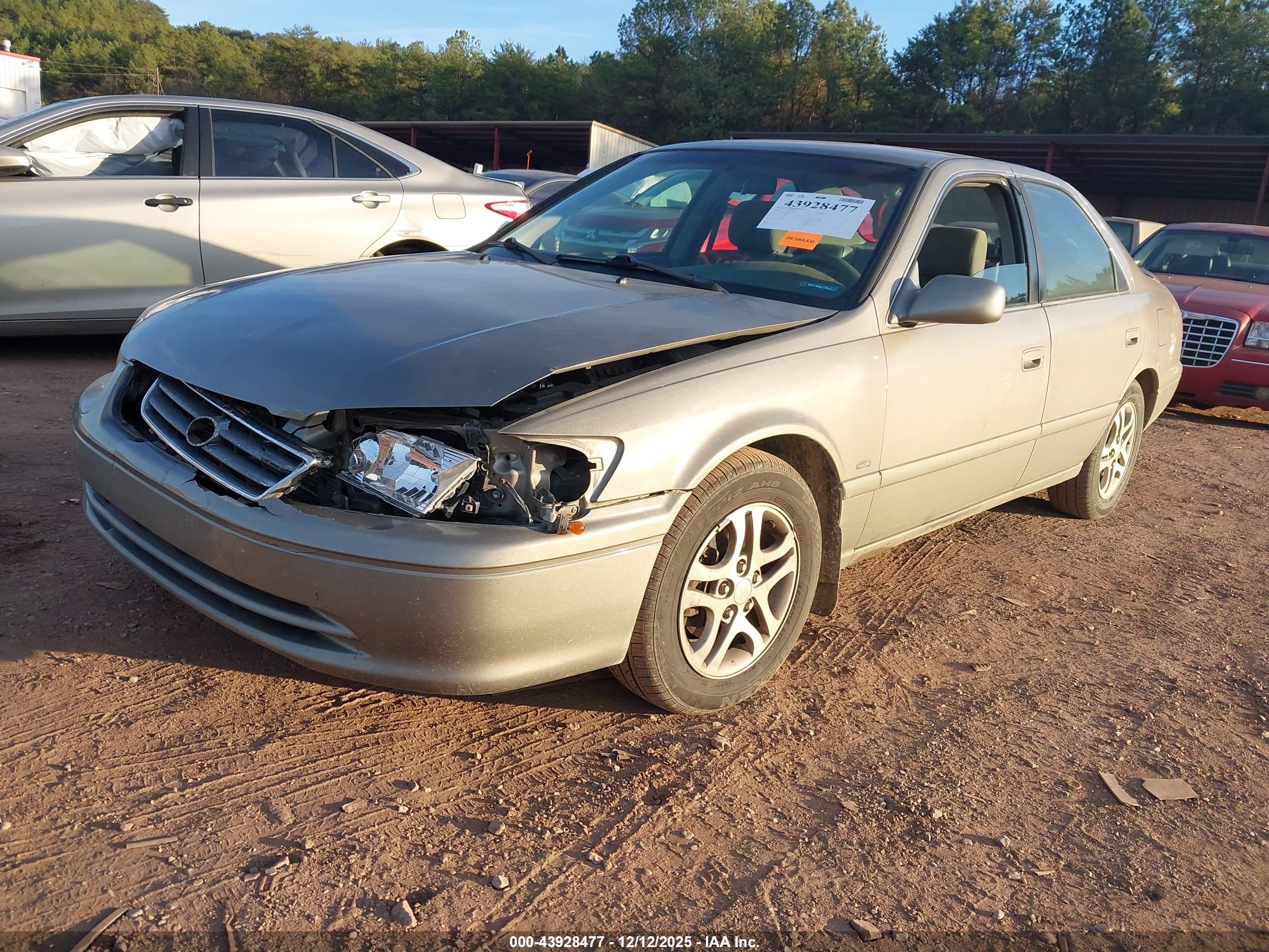 TOYOTA CAMRY image 2