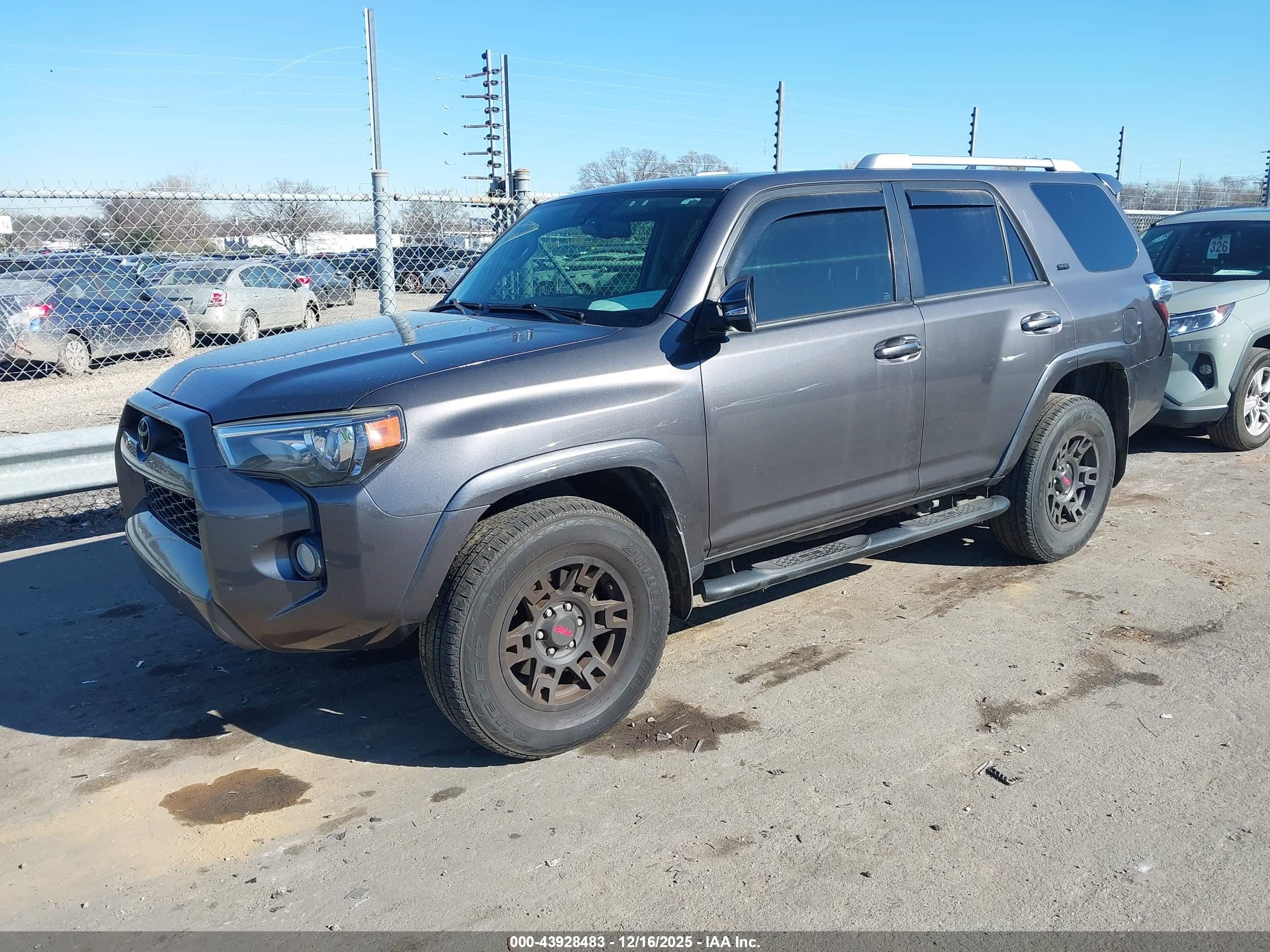 TOYOTA 4RUNNER image 2