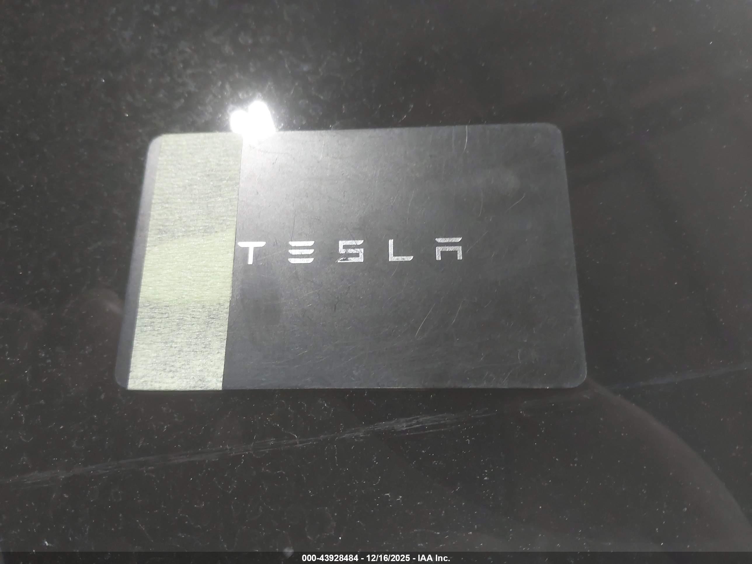 TESLA MODEL image 11
