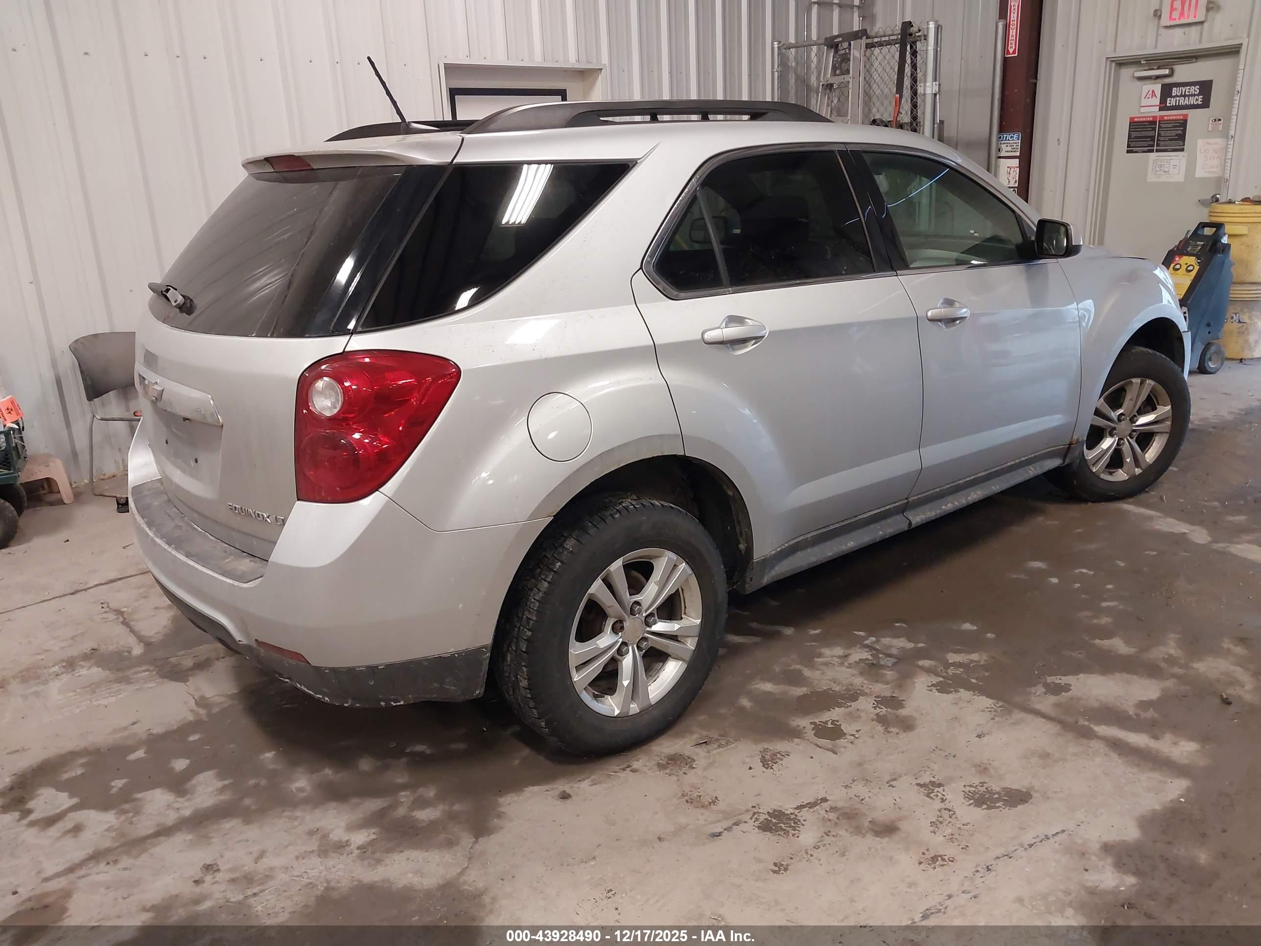CHEVROLET EQUINOX image 4