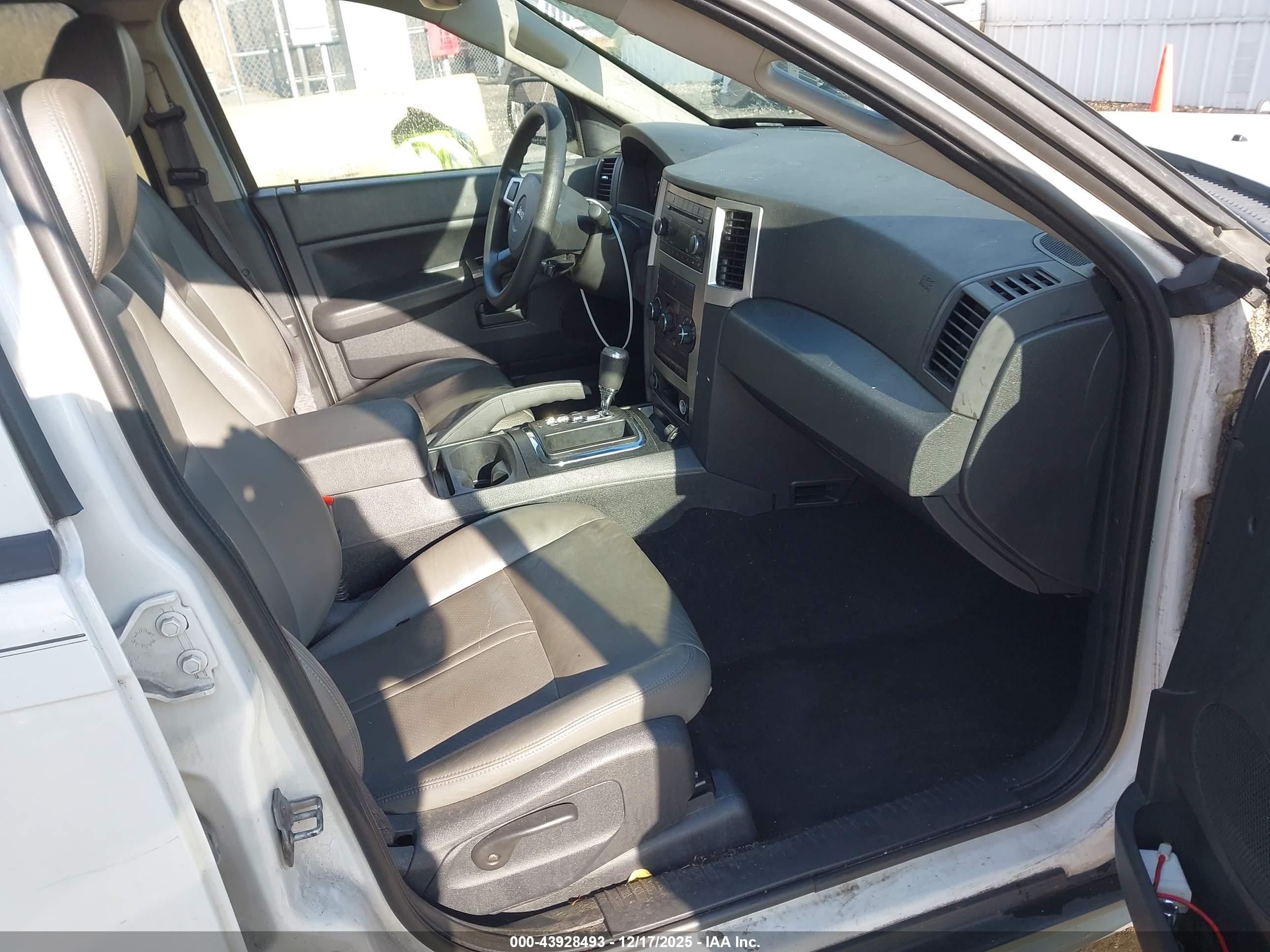 JEEP GRAND image 5