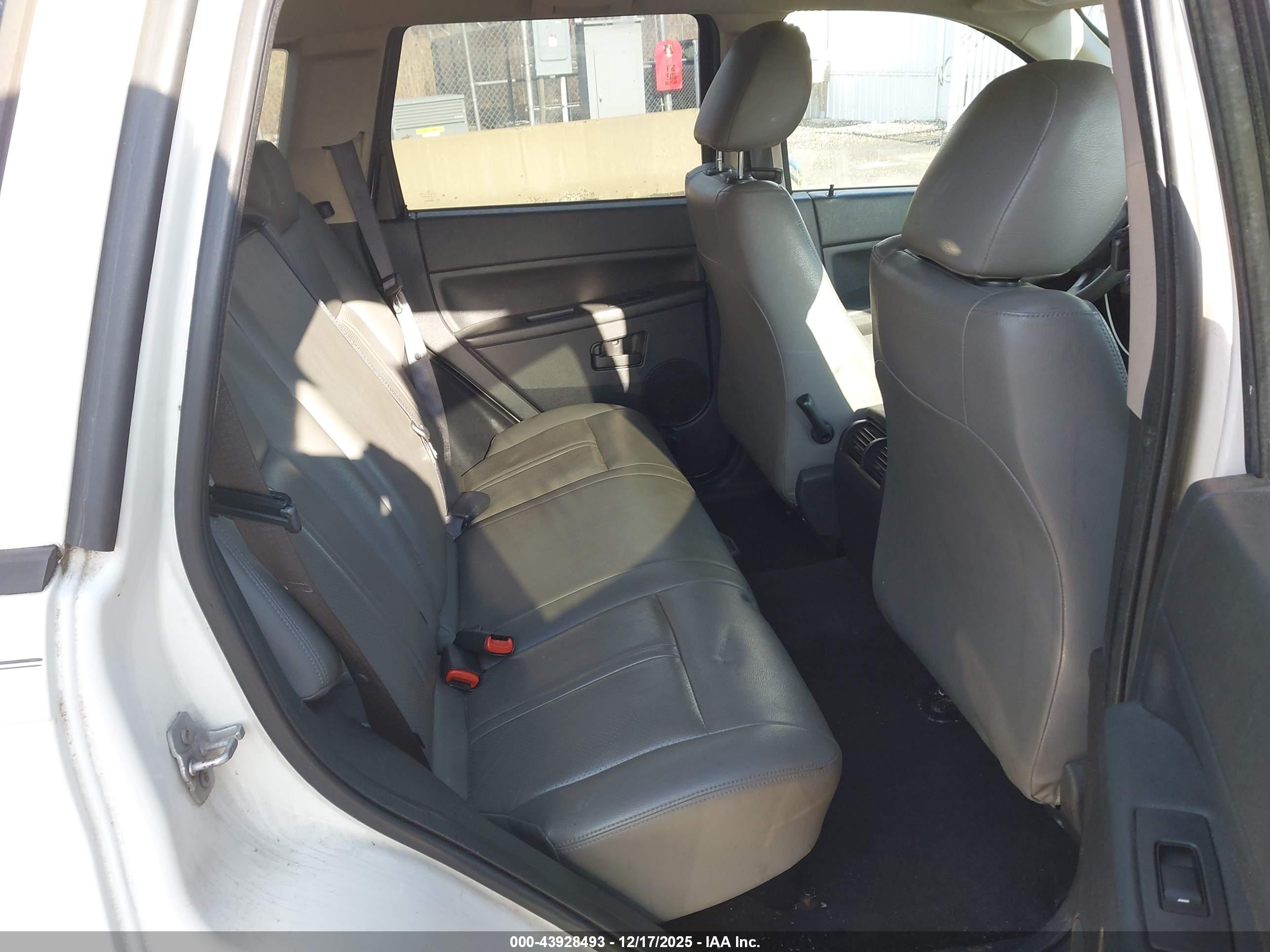 JEEP GRAND image 8