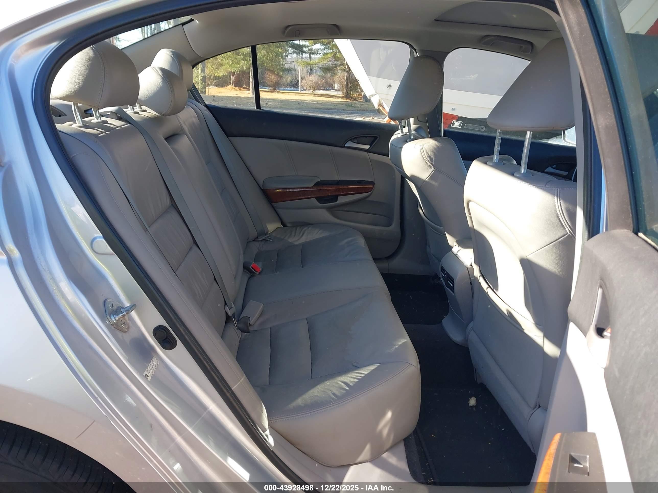 HONDA ACCORD image 8
