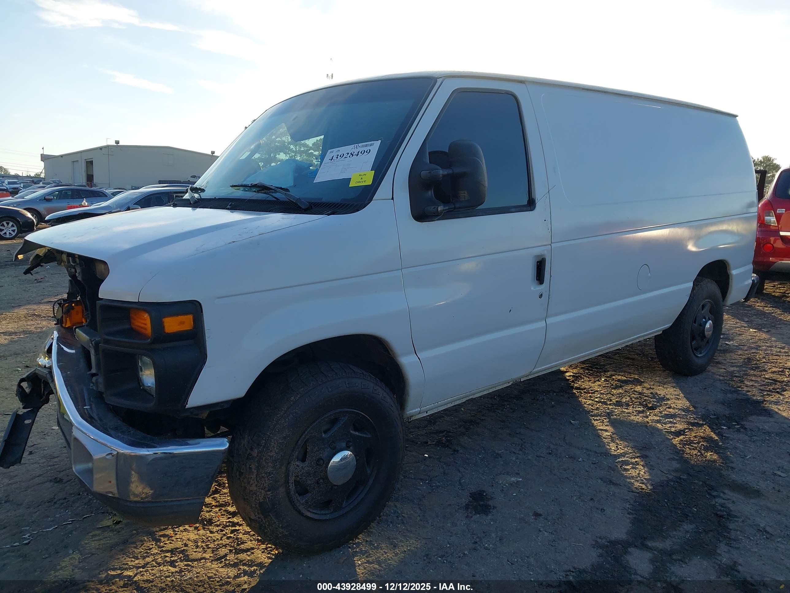 FORD E-150 image 2
