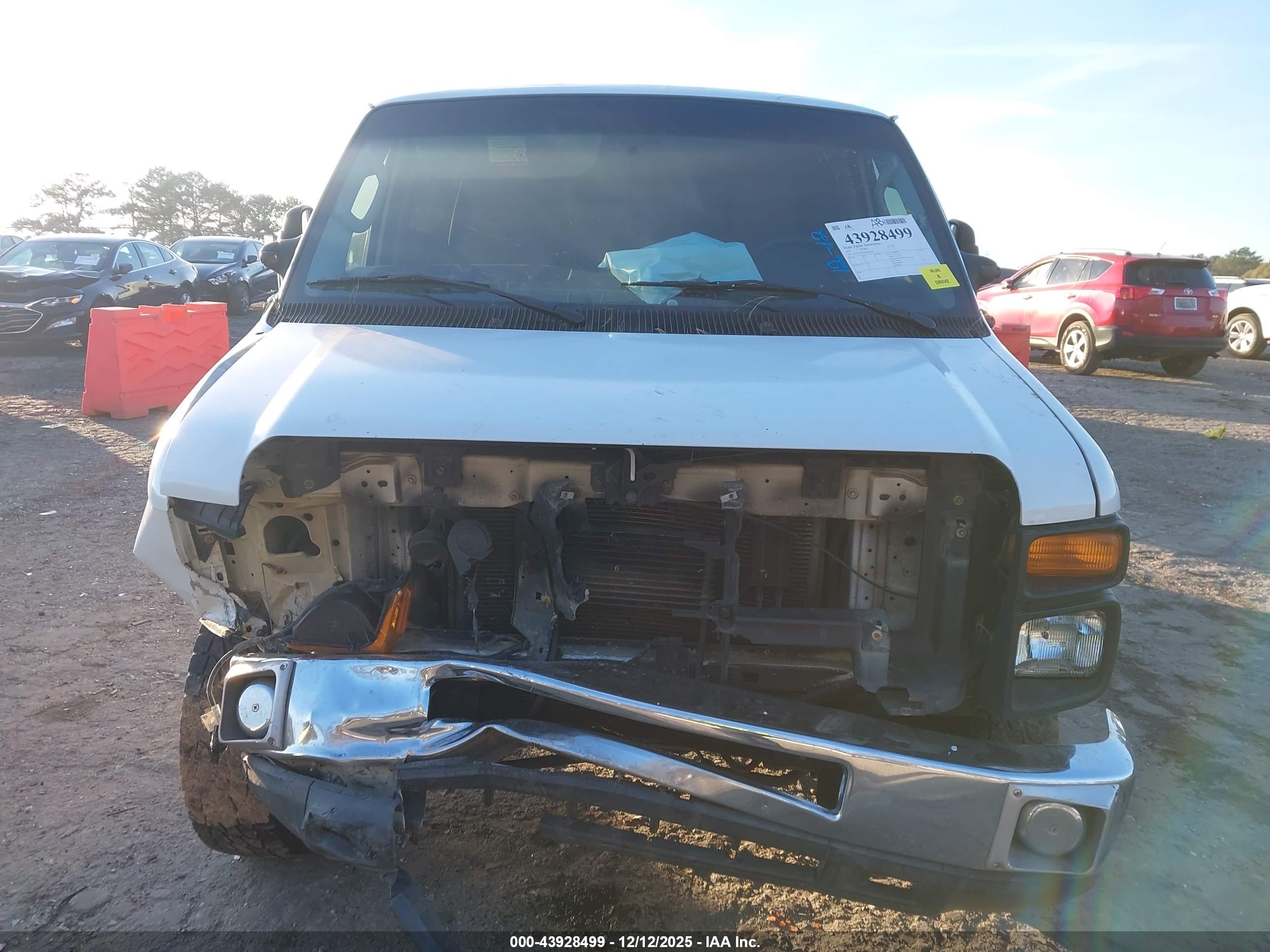 FORD E-150 image 6