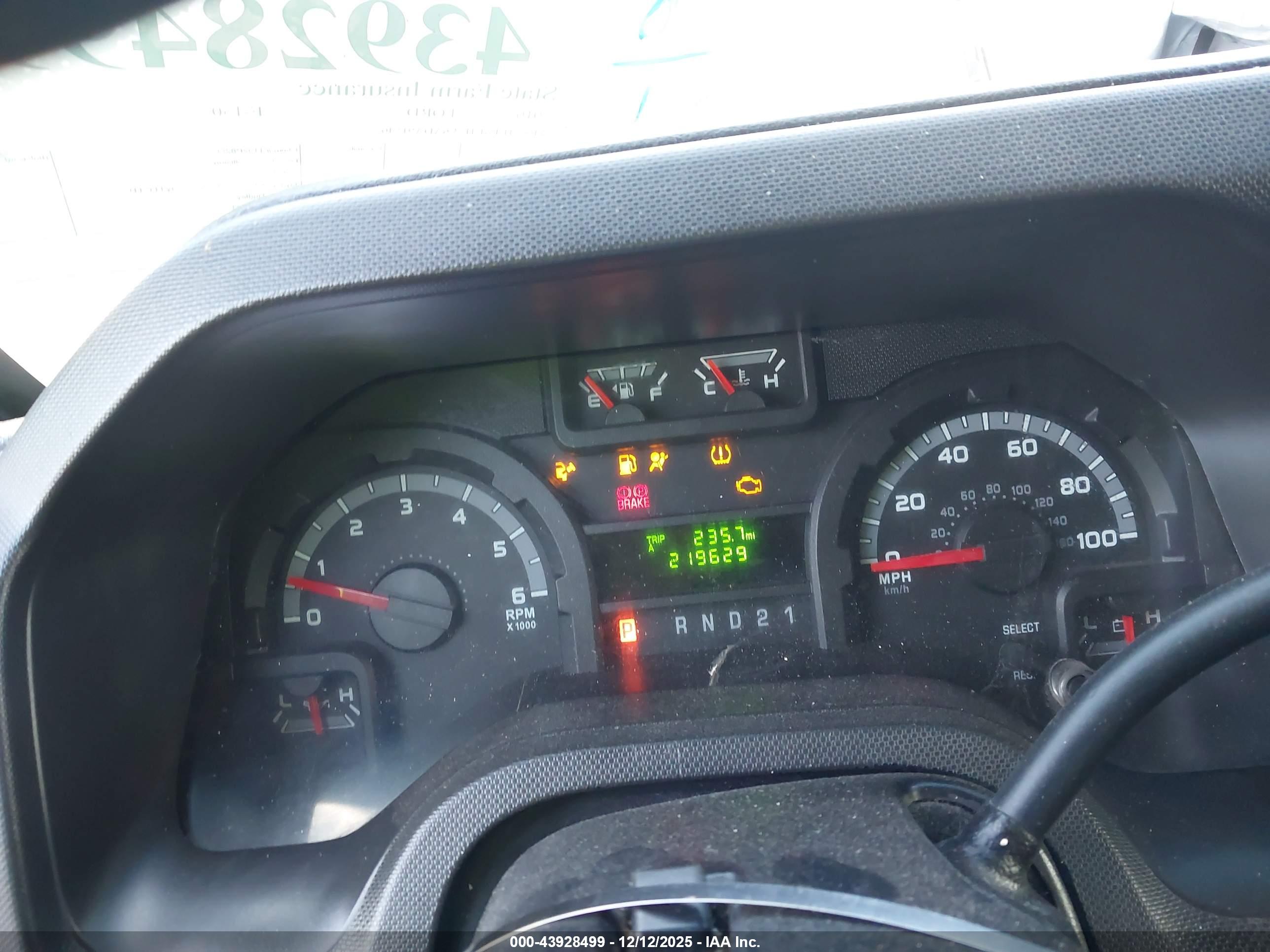 FORD E-150 image 7