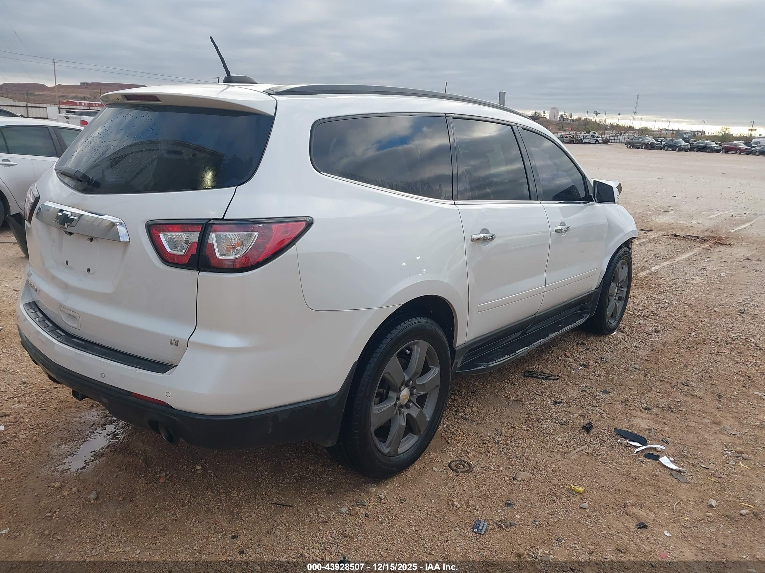 CHEVROLET TRAVERSE image 4